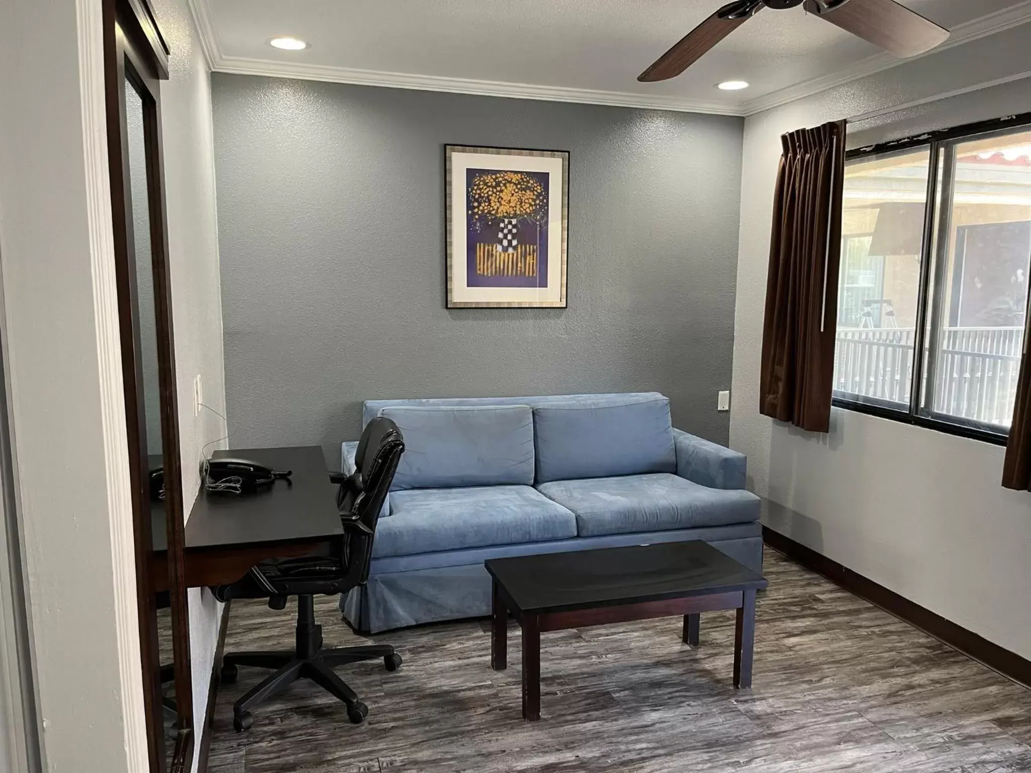 Seating Area in Laguna Inn and Suites