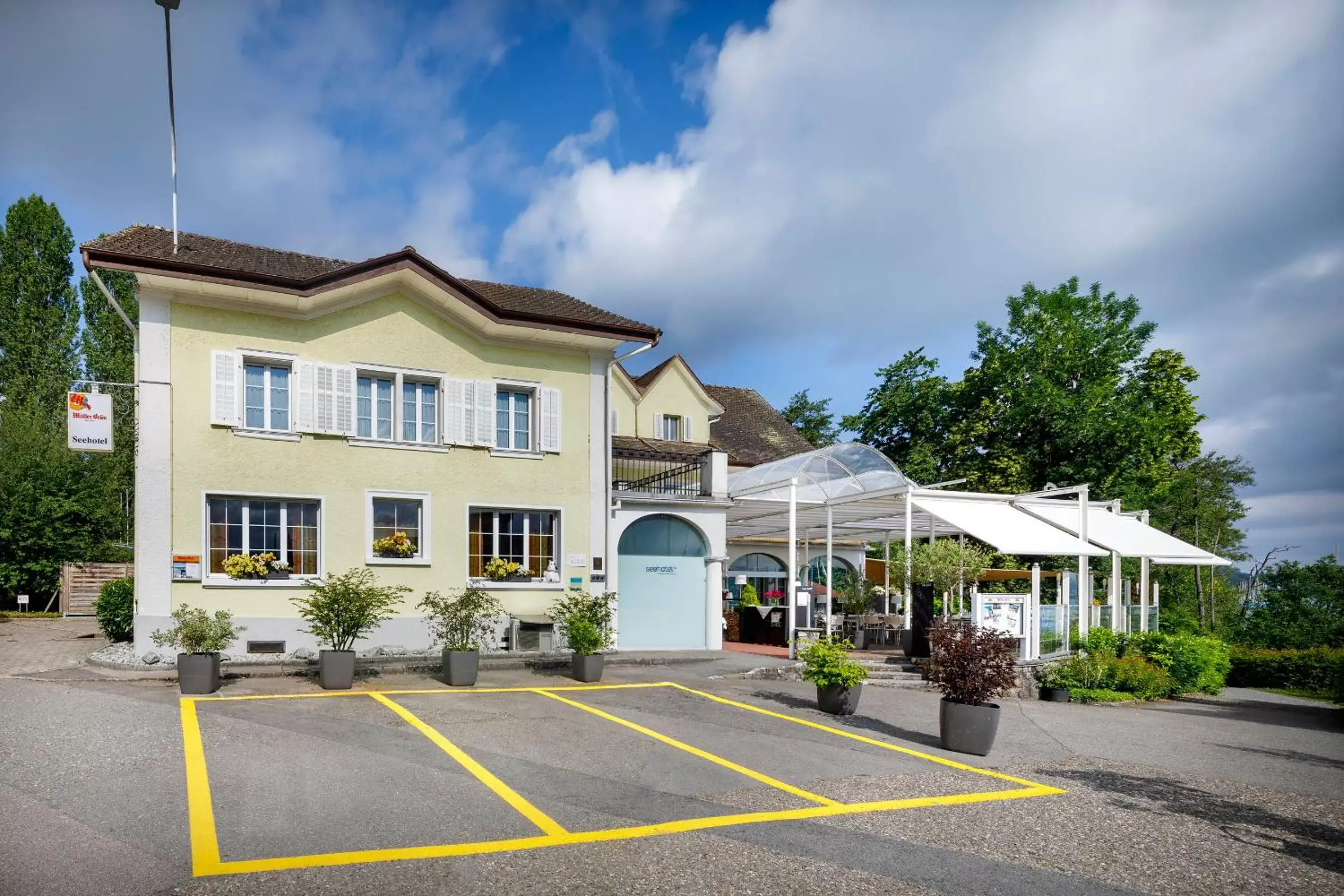 Property Building in Hallwil Swiss Quality Seehotel