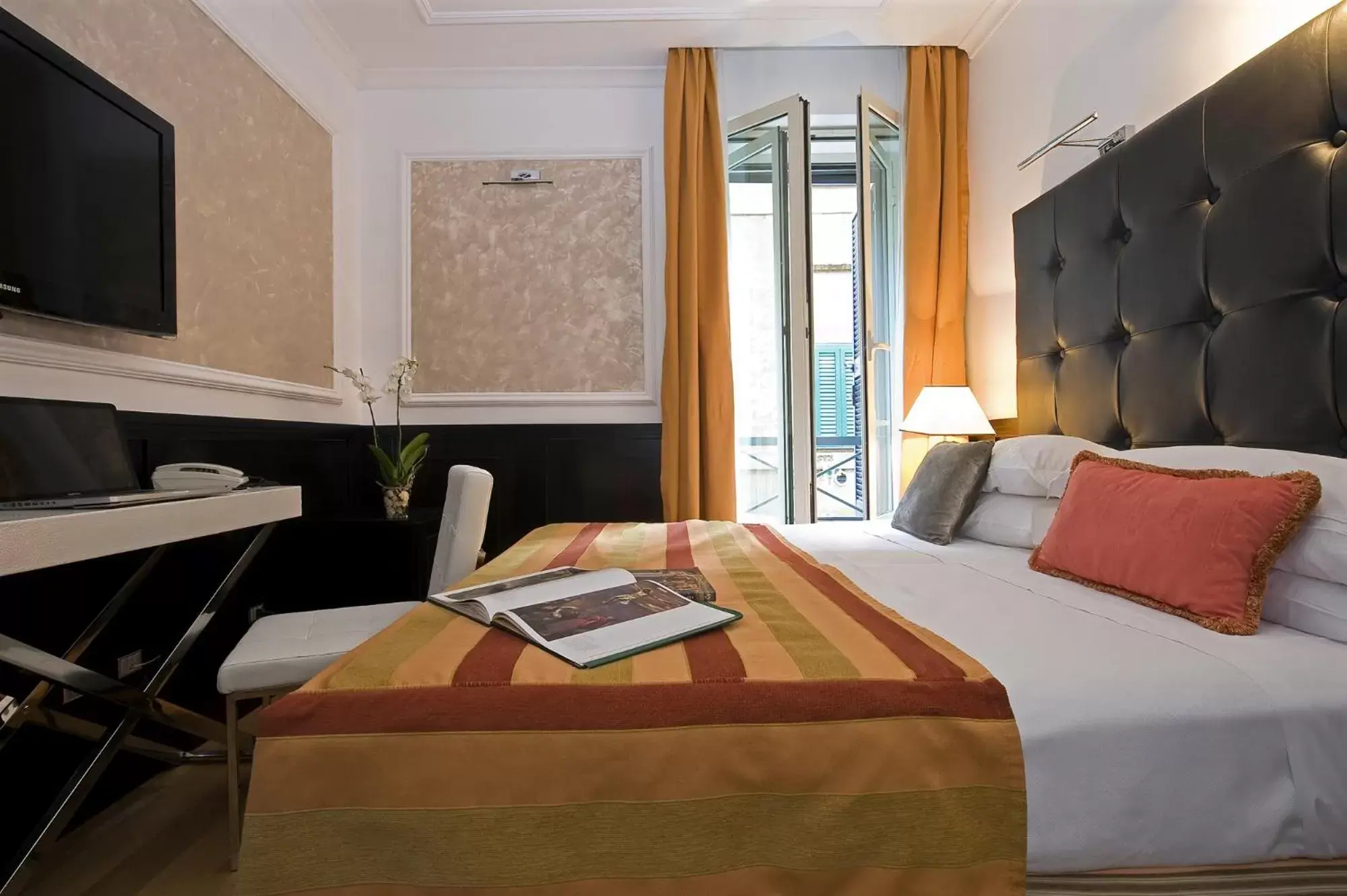 Bed in Duca d'Alba Hotel - Chateaux & Hotels Collection