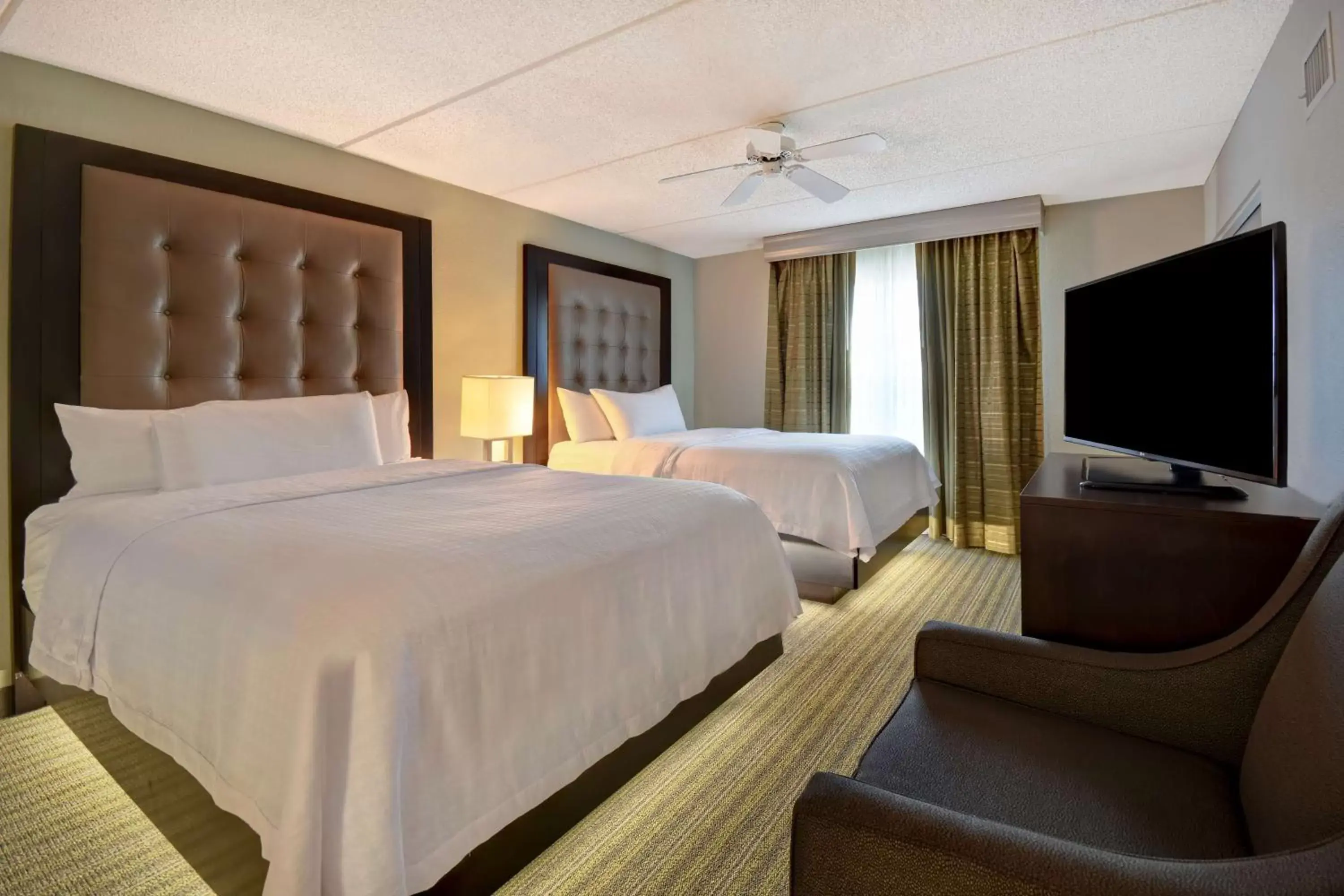 Bed in Homewood Suites by Hilton Philadelphia-Great Valley