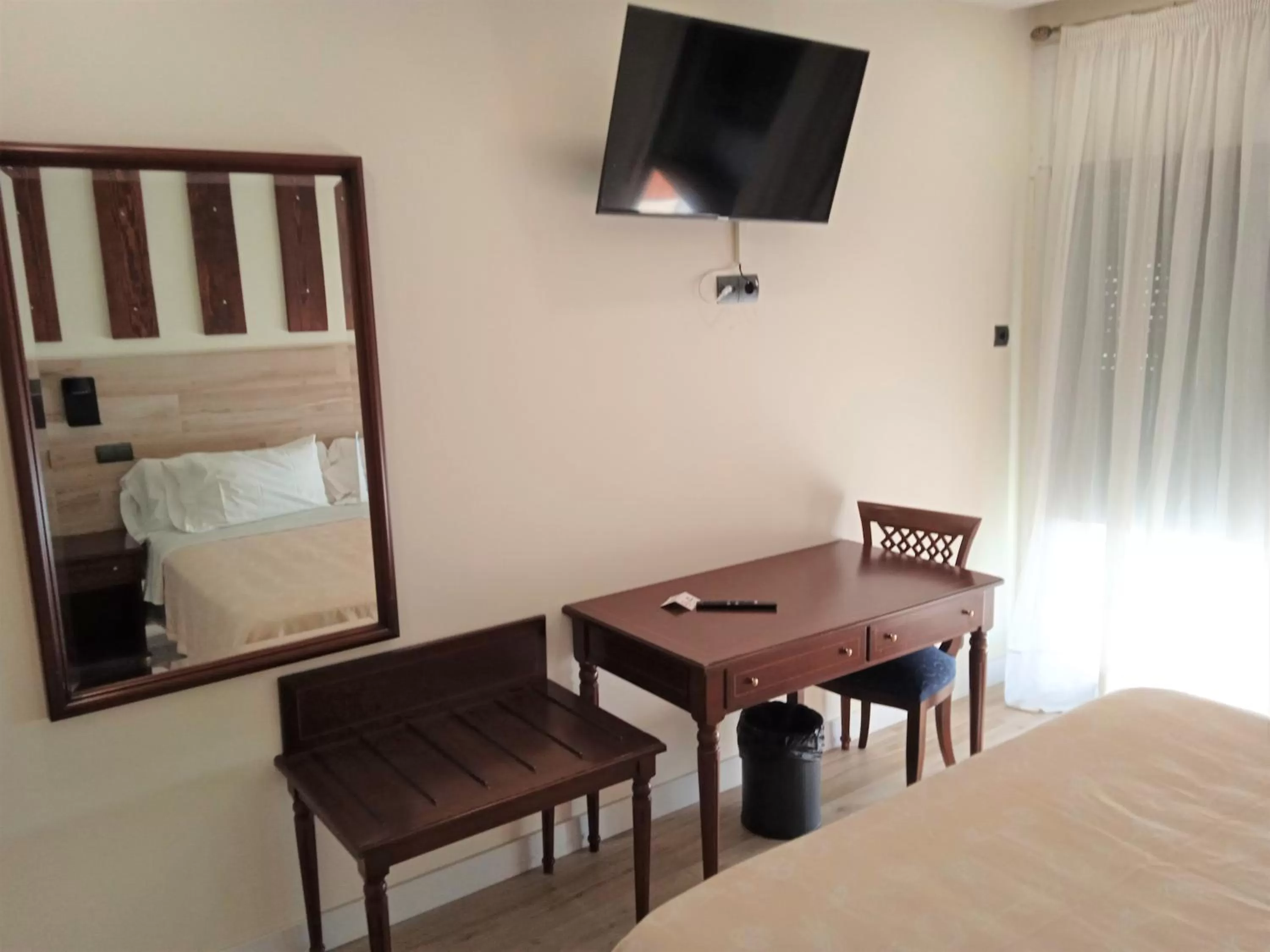 Photo of the whole room, Bed in Hotel 153