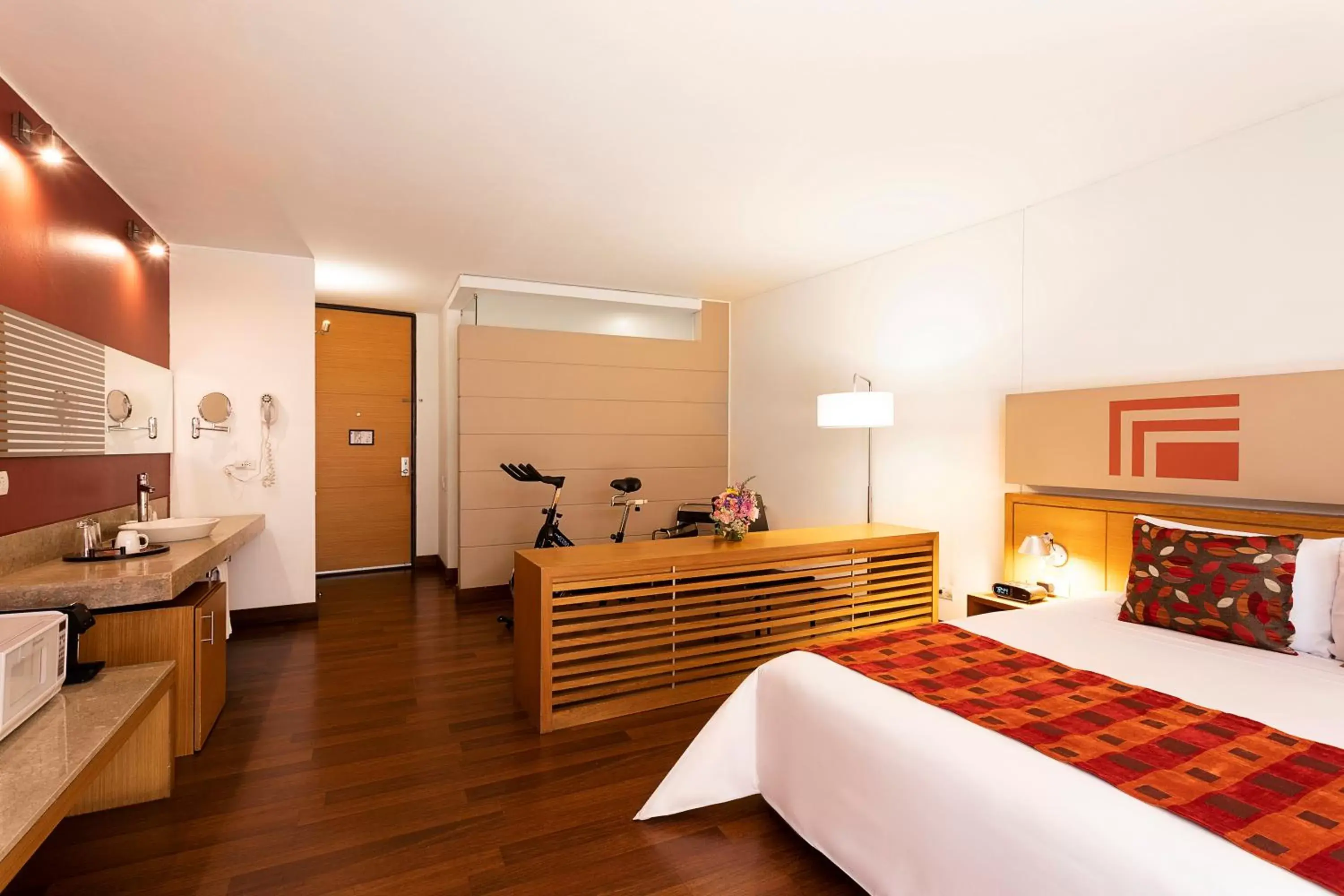 Bedroom, Room Photo in Hotel bh La Quinta