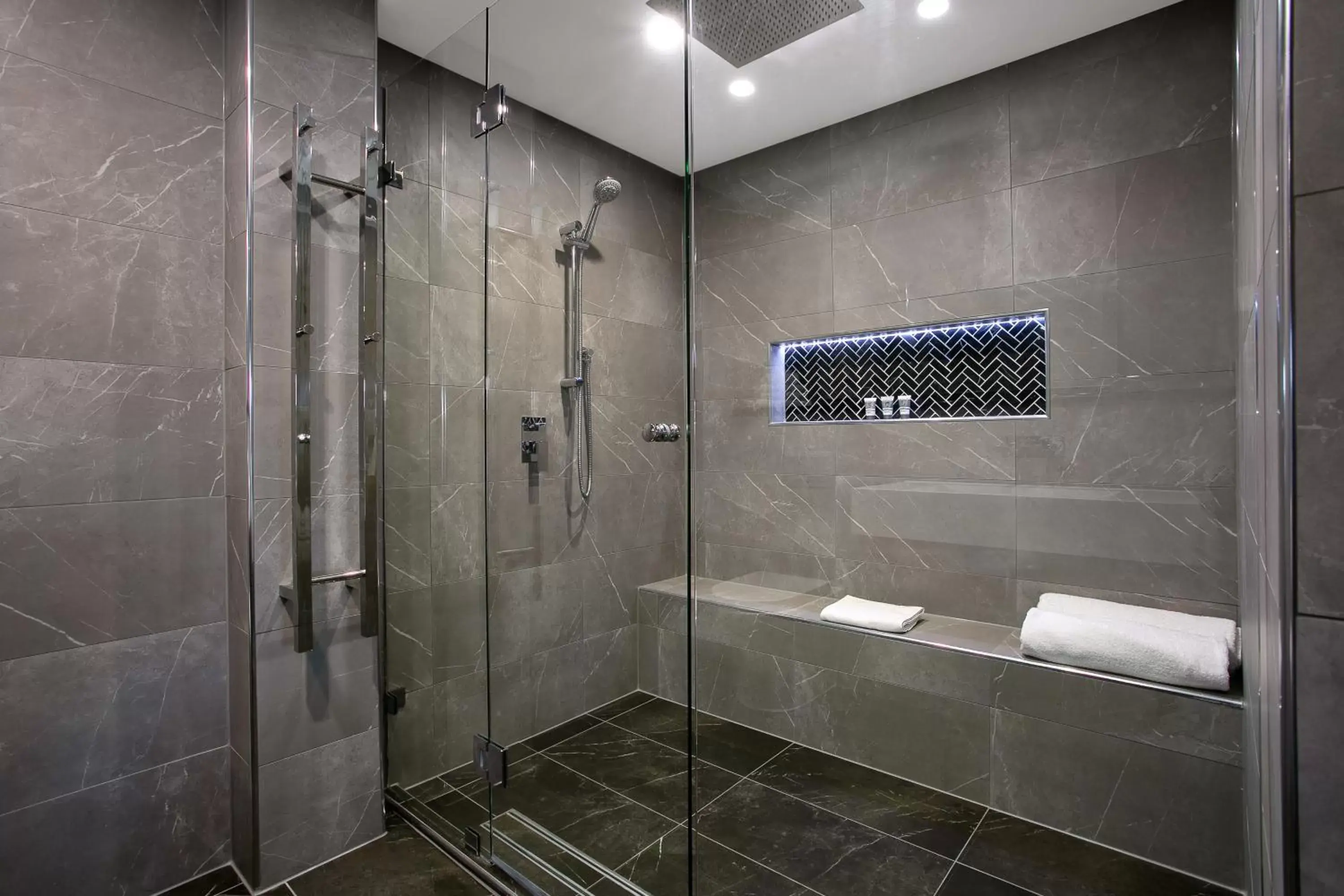 Shower, Bathroom in Best Western Sanctuary Inn