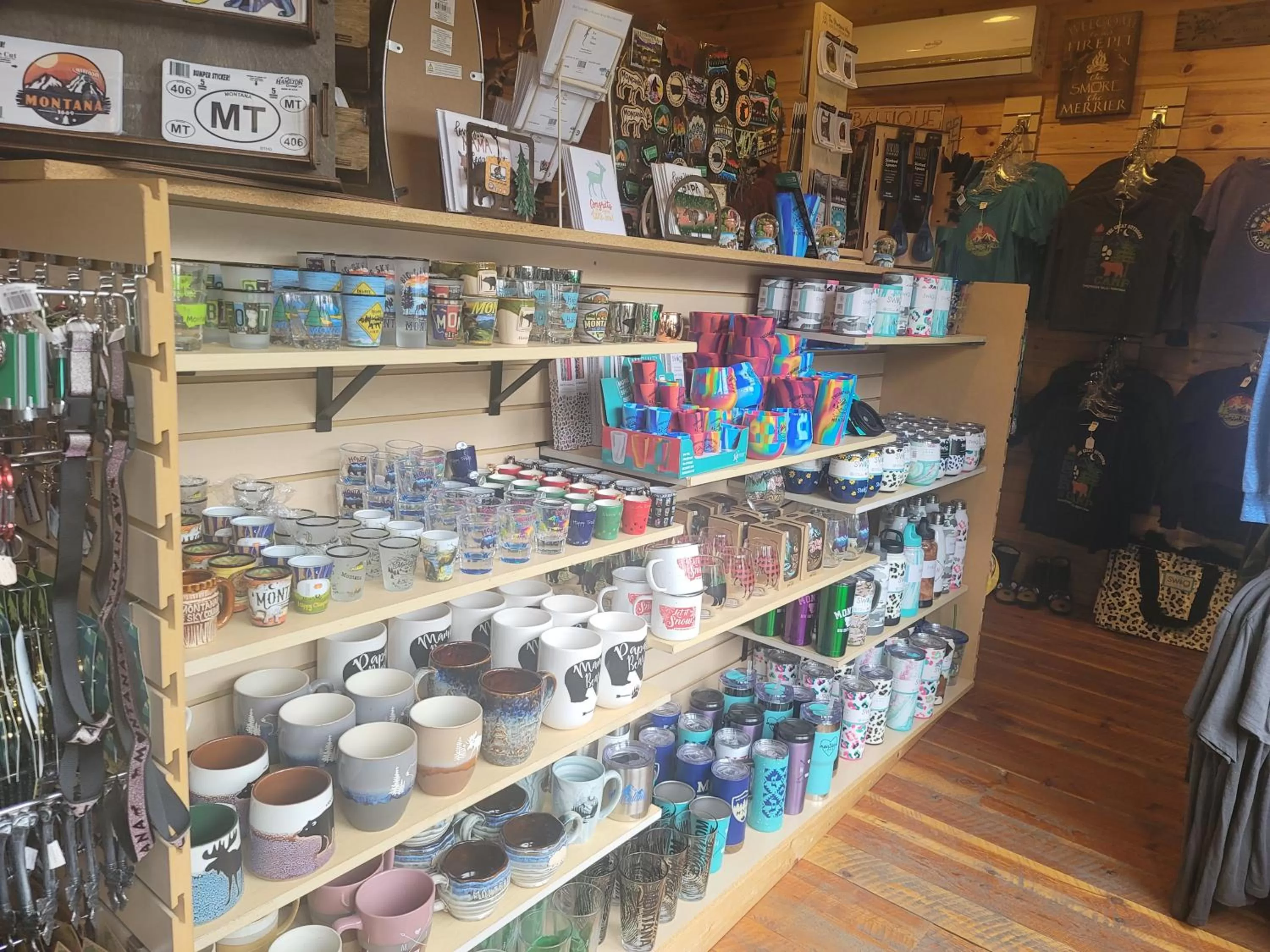 Riverfront Motel & Cabins