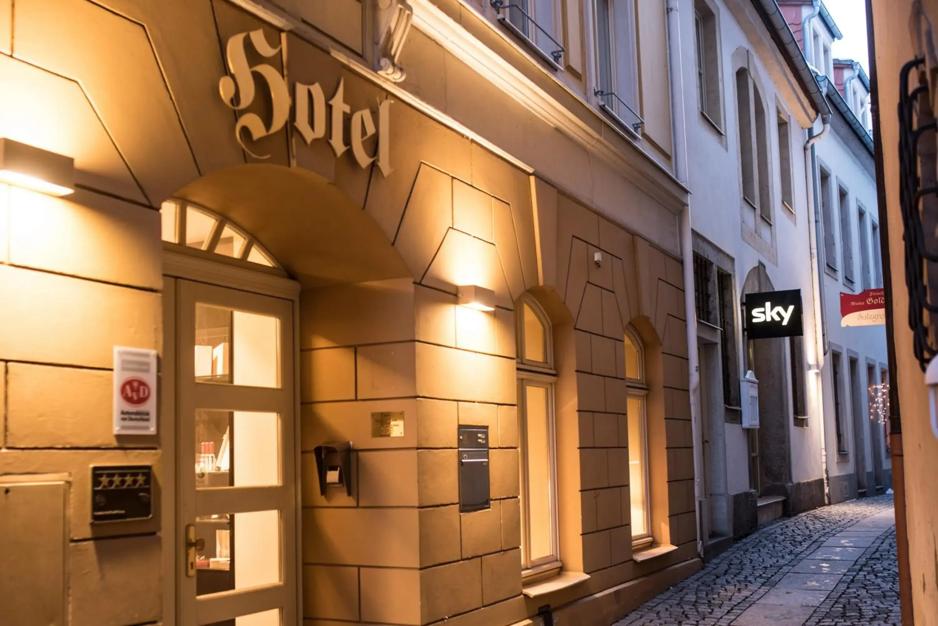 Facade/entrance in Hotel Goldener Löwe