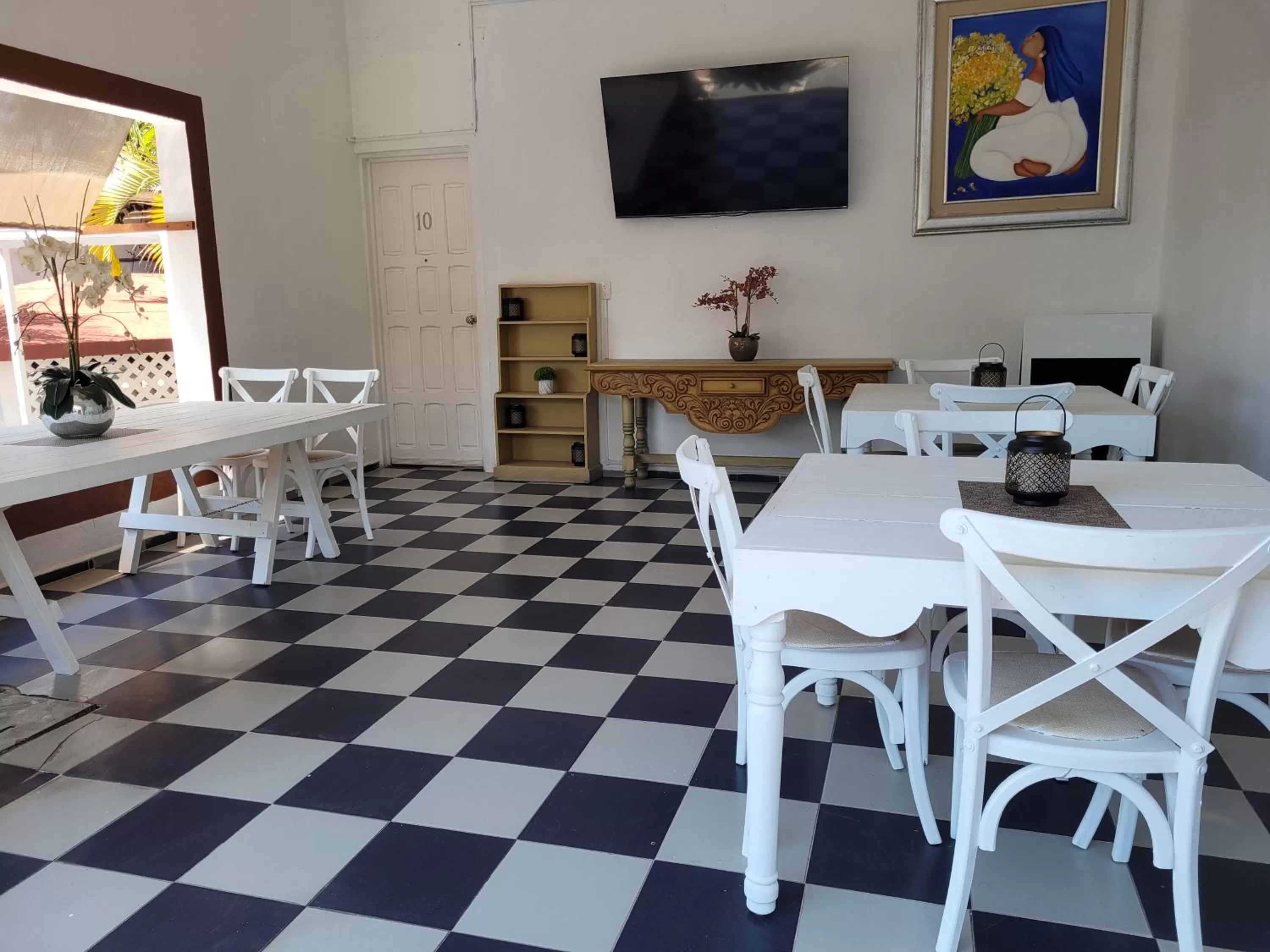 Restaurant/places to eat in Vf Hotel