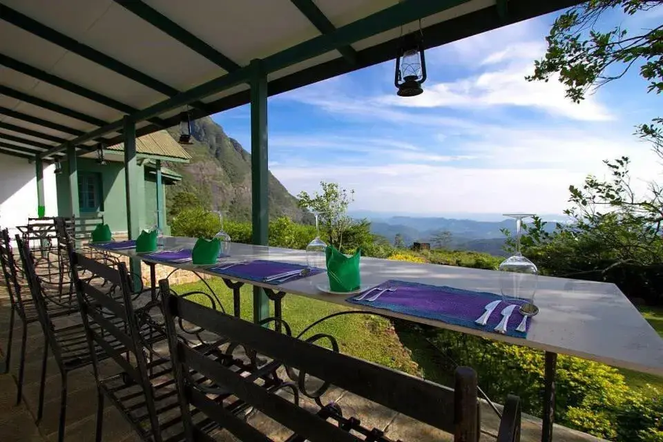 Mountain view, Swimming Pool in Sir John's Bungalow