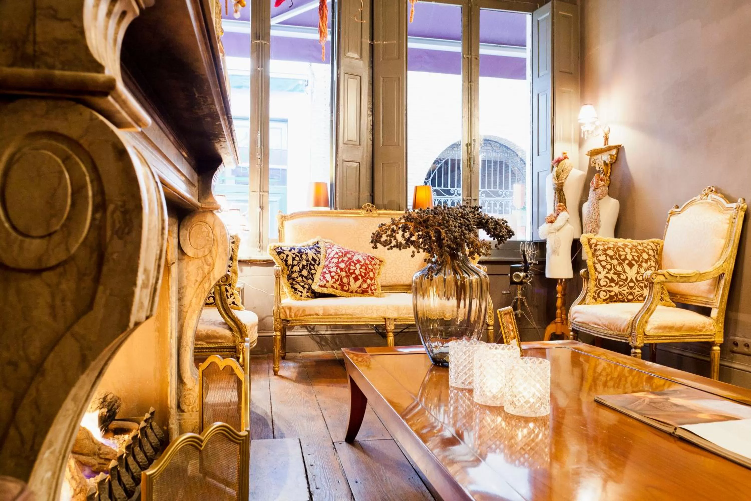 Day in Hotel Diamonds and Pearls