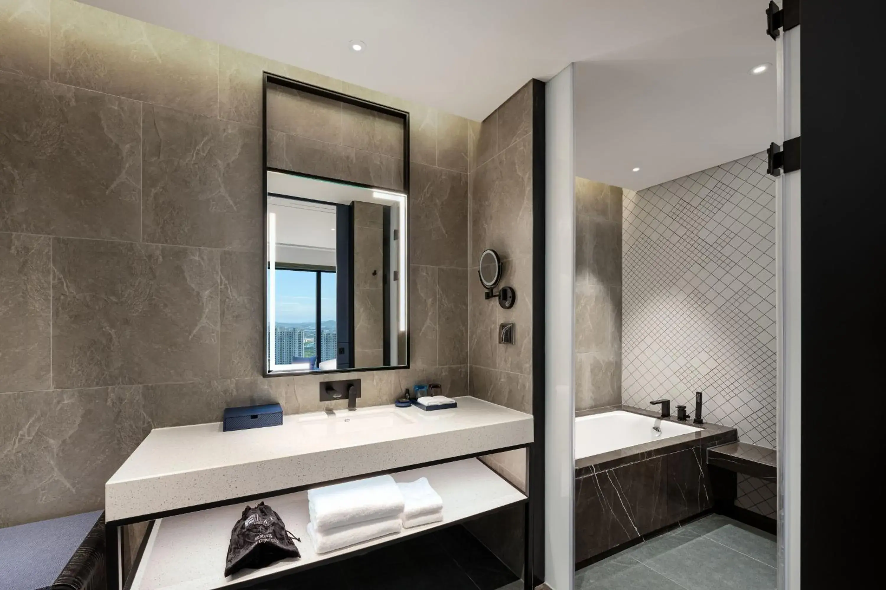 Bathroom in Aloft Yantai