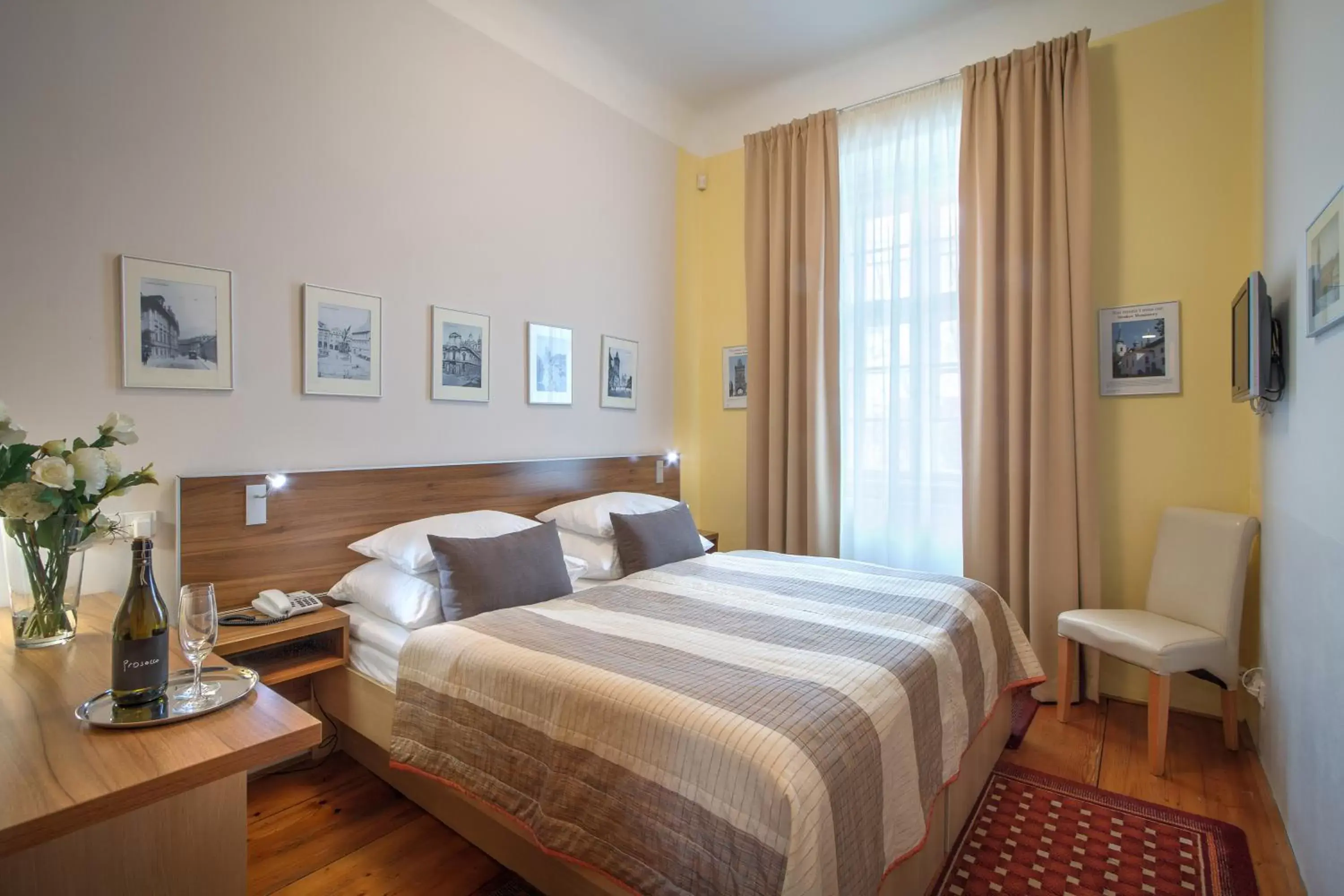 Bedroom, Bed in Monastery Hotel
