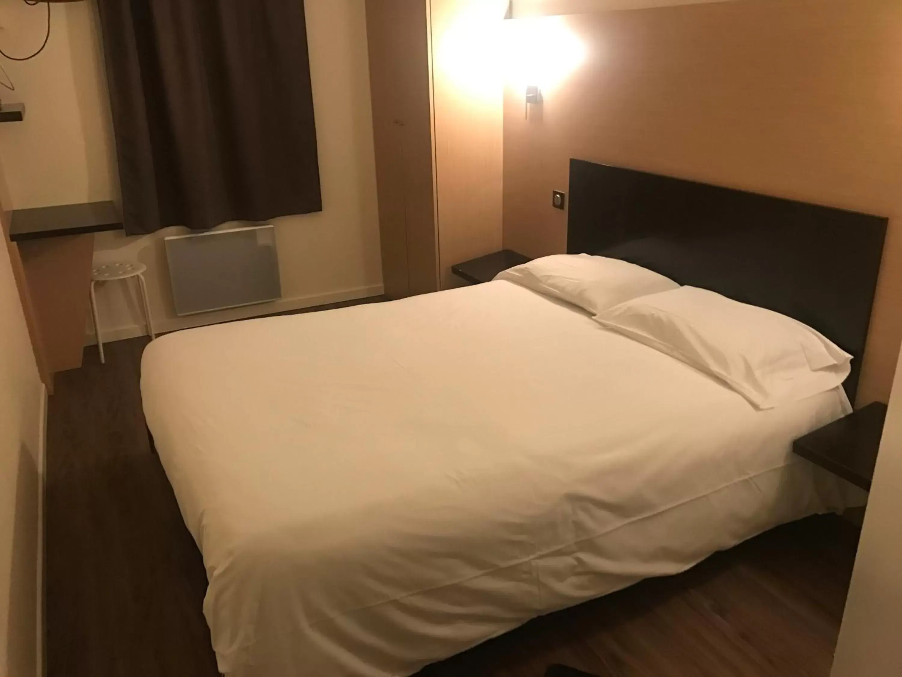 Bed in Hôtel Akena Pierrelaye