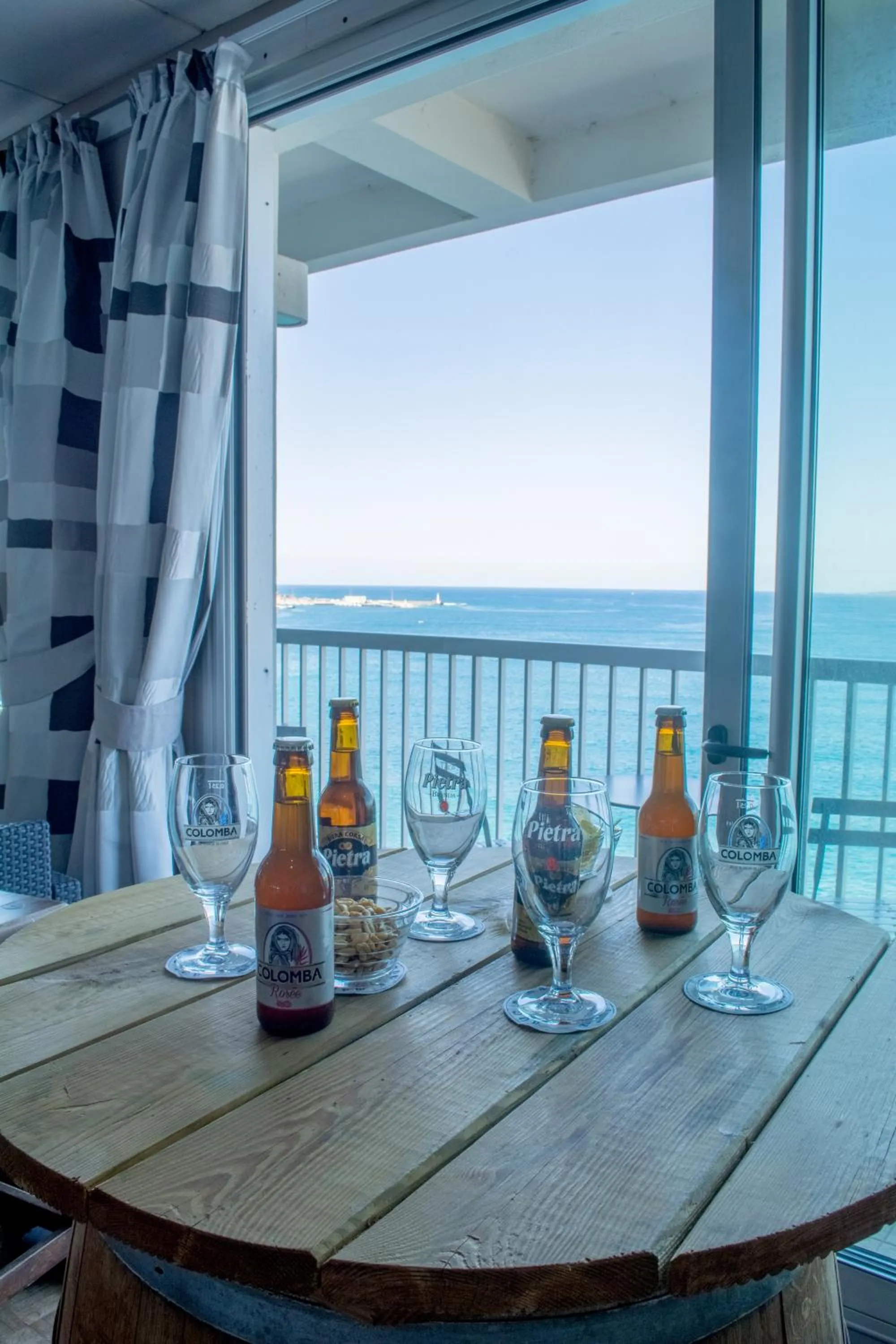 Lounge or bar in Hotel Roc E Mare