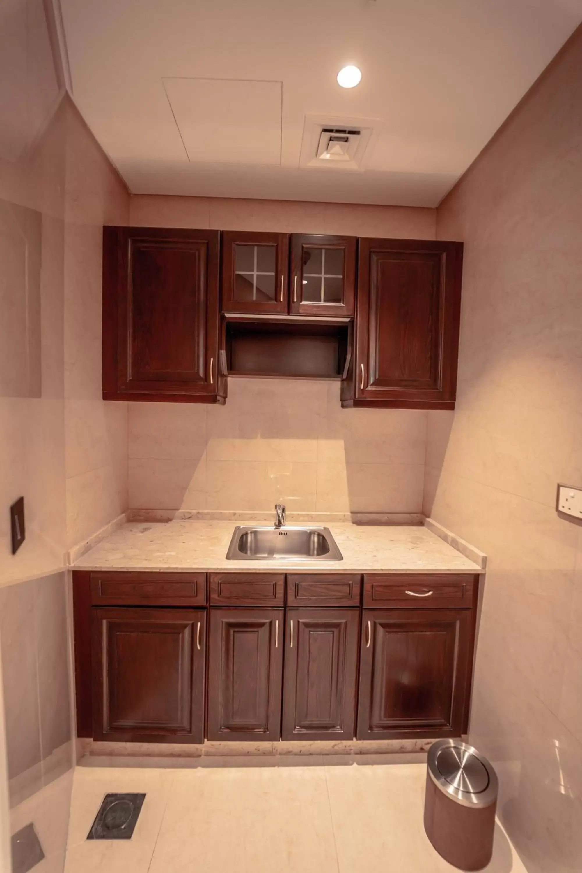 Kitchen or kitchenette, Kitchen/Kitchenette in Millennium Hotel Doha