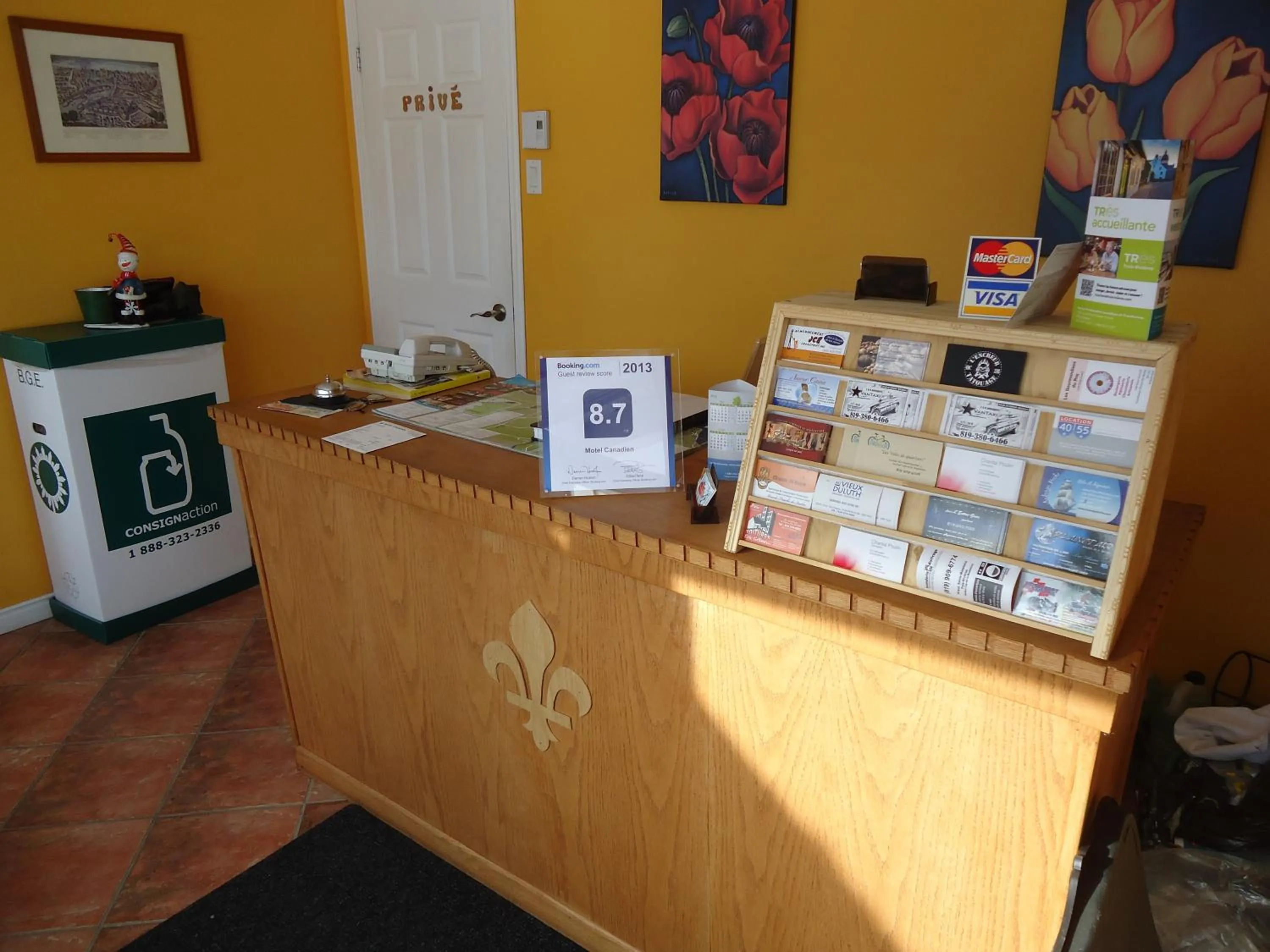 Lobby or reception in Motel Canadien