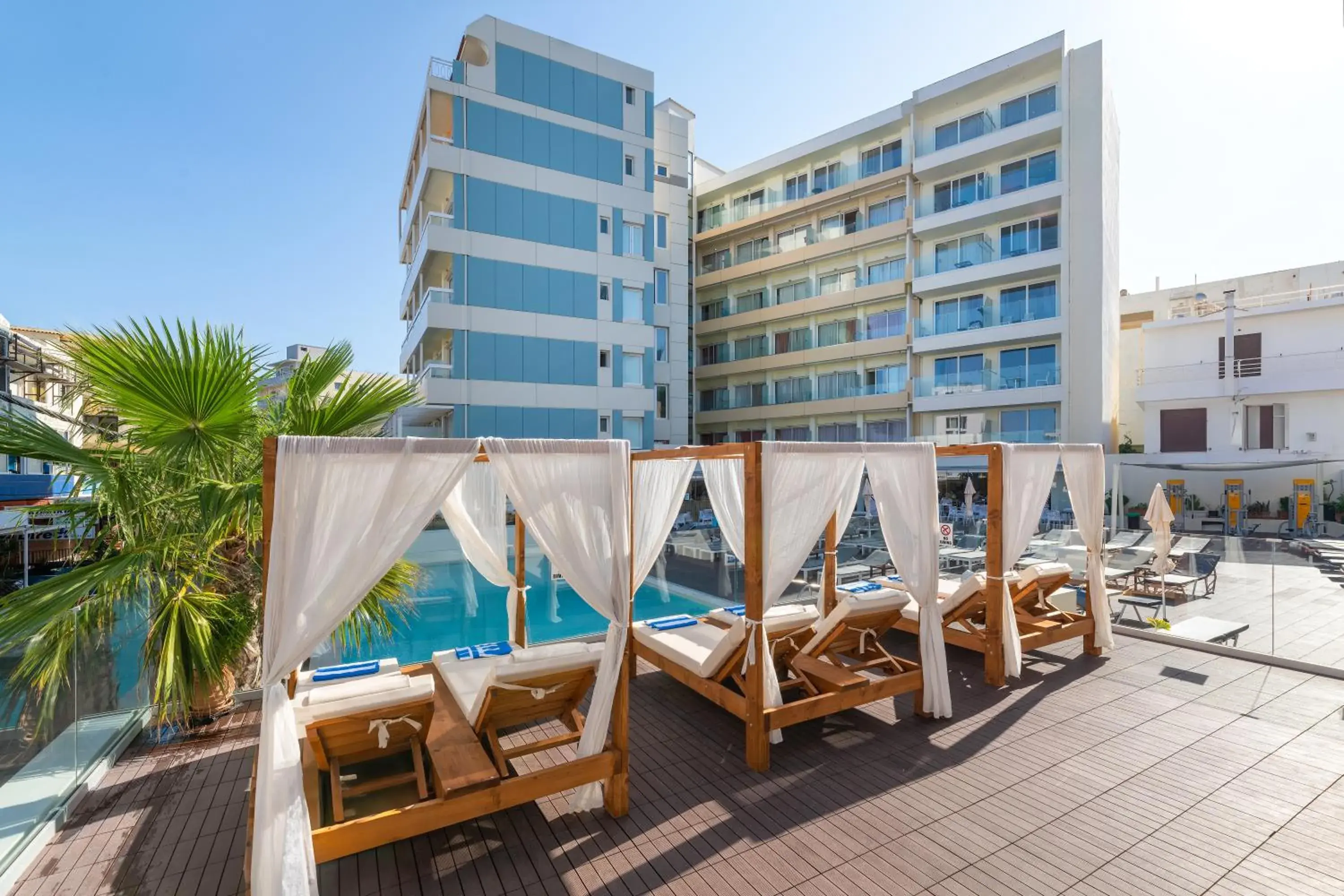 Patio, Swimming Pool in Arte hotel