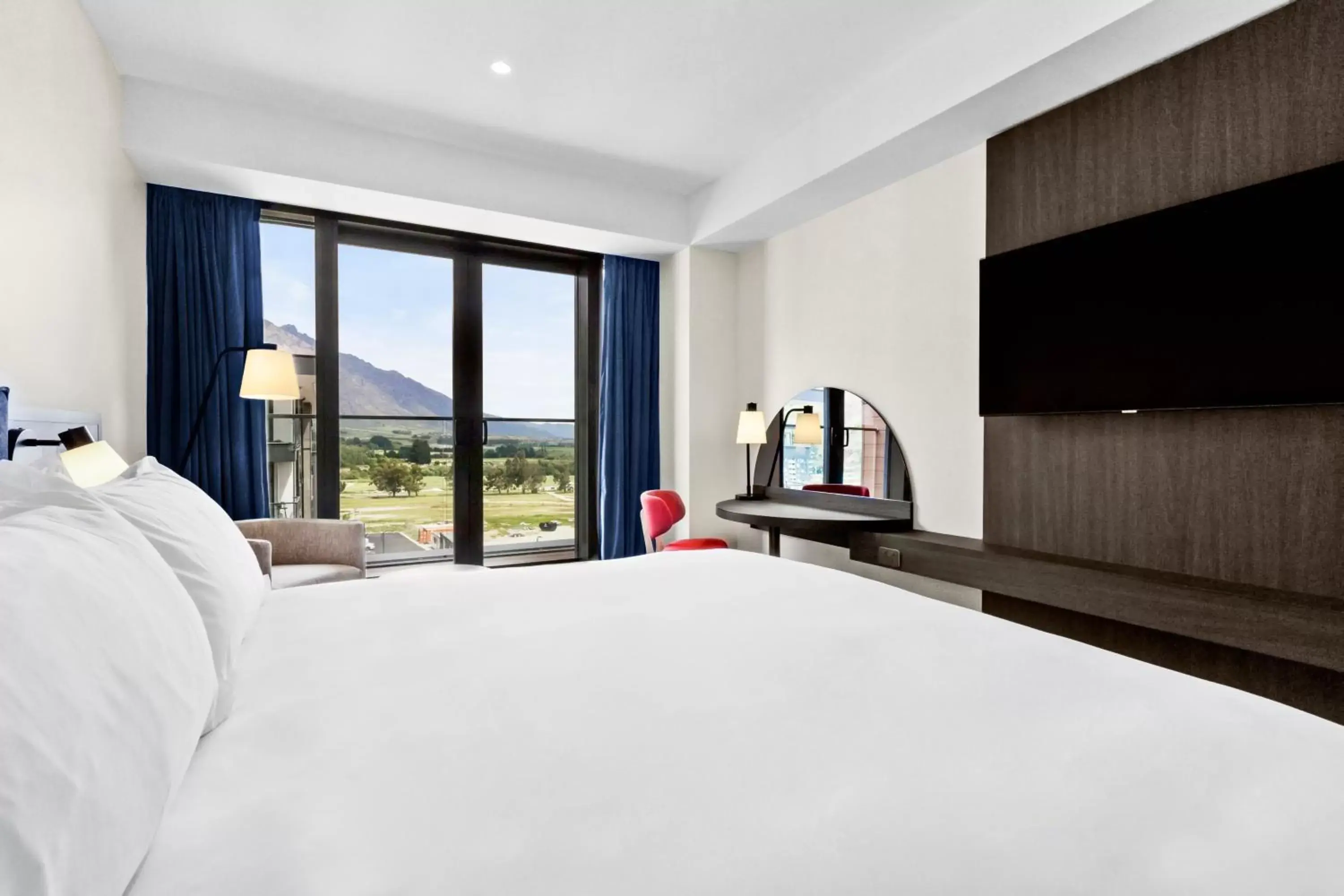 King Room with Mountain View in Holiday Inn Queenstown Remarkables Park King Room with Mountain View in Holiday Inn Queenstown Remarkables Park
