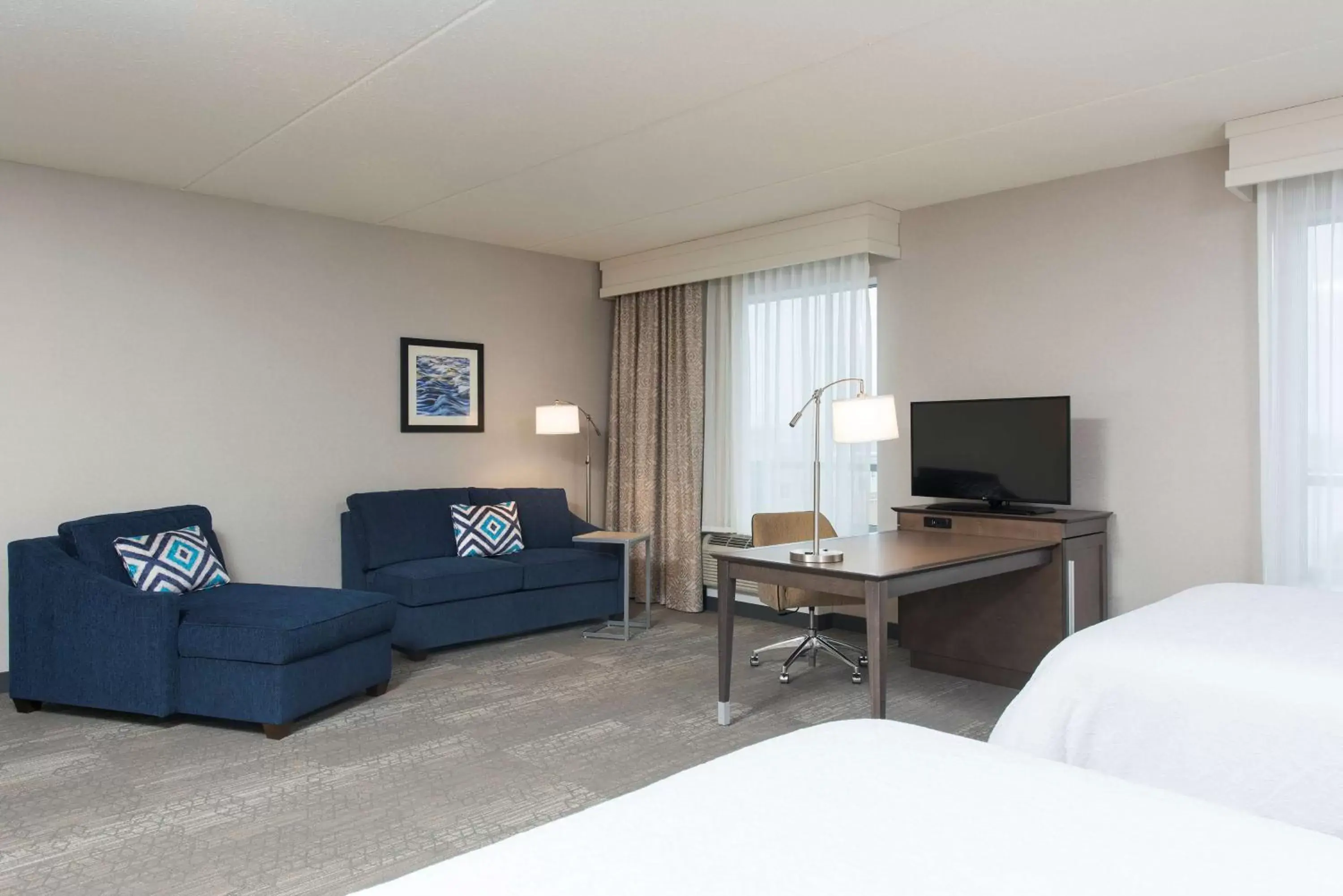 Living room, Seating Area in Hampton Inn & Suites Grand Rapids Downtown