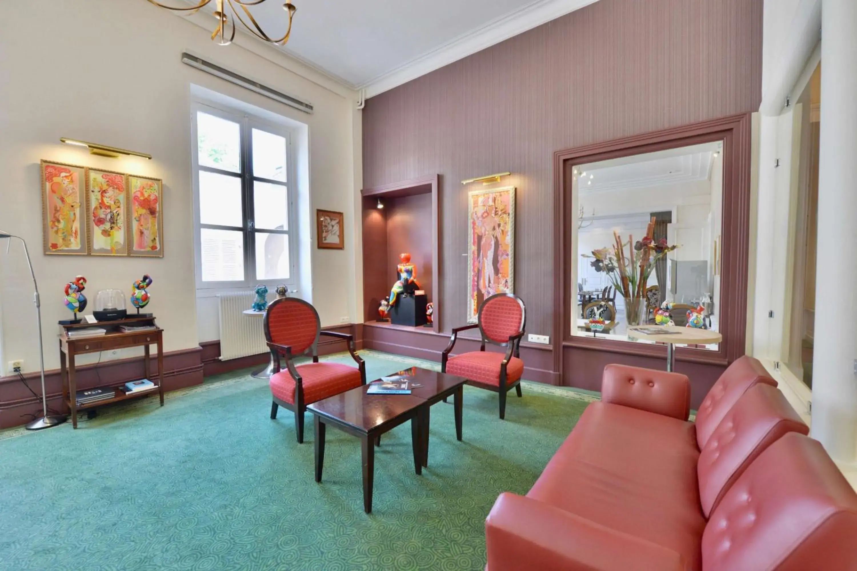 Lounge or bar in Best Western Plus Hotel D'Angleterre