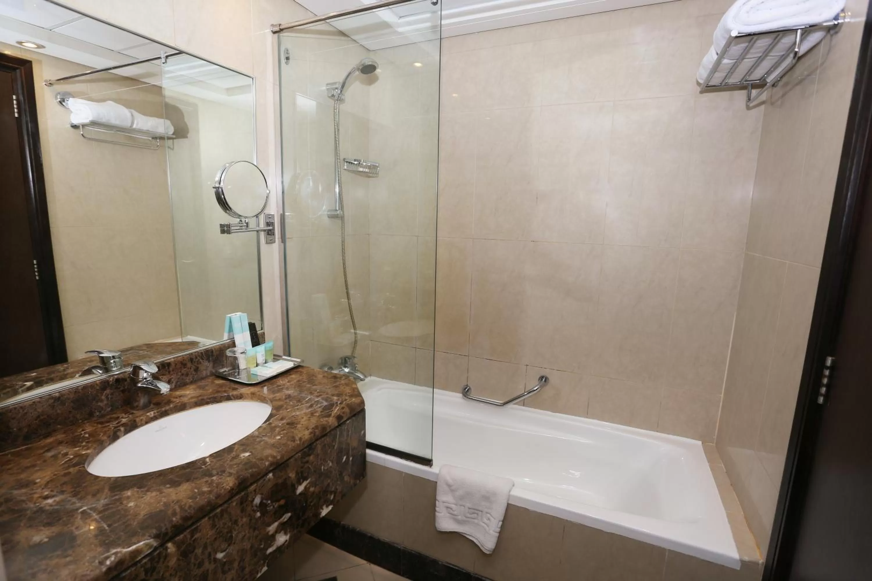 AlHamra Classic Family two Bedroom Suite in Al Hamra Hotel