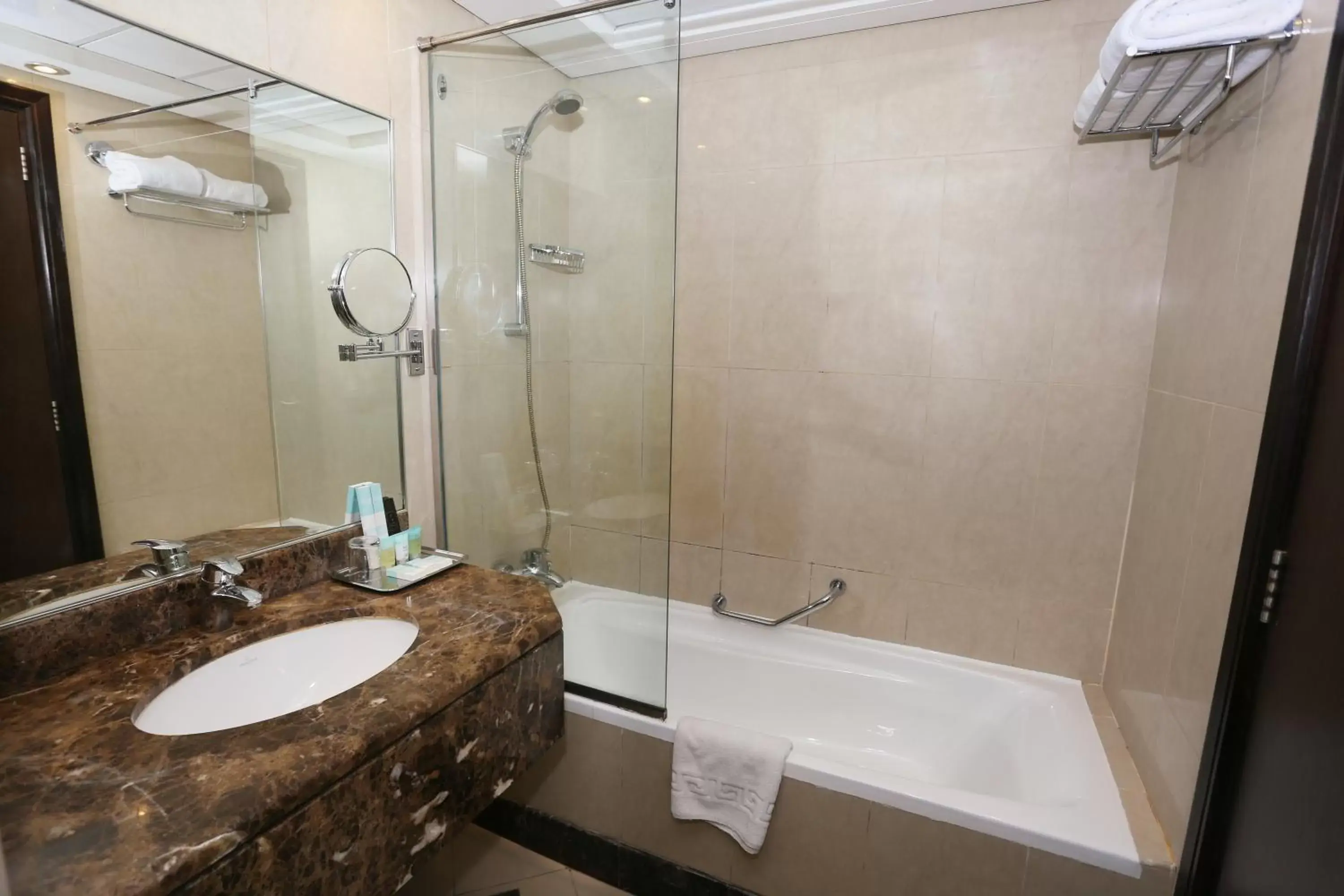 AlHamra Classic Family two Bedroom Suite in Al Hamra Hotel AlHamra Classic Family two Bedroom Suite in Al Hamra Hotel