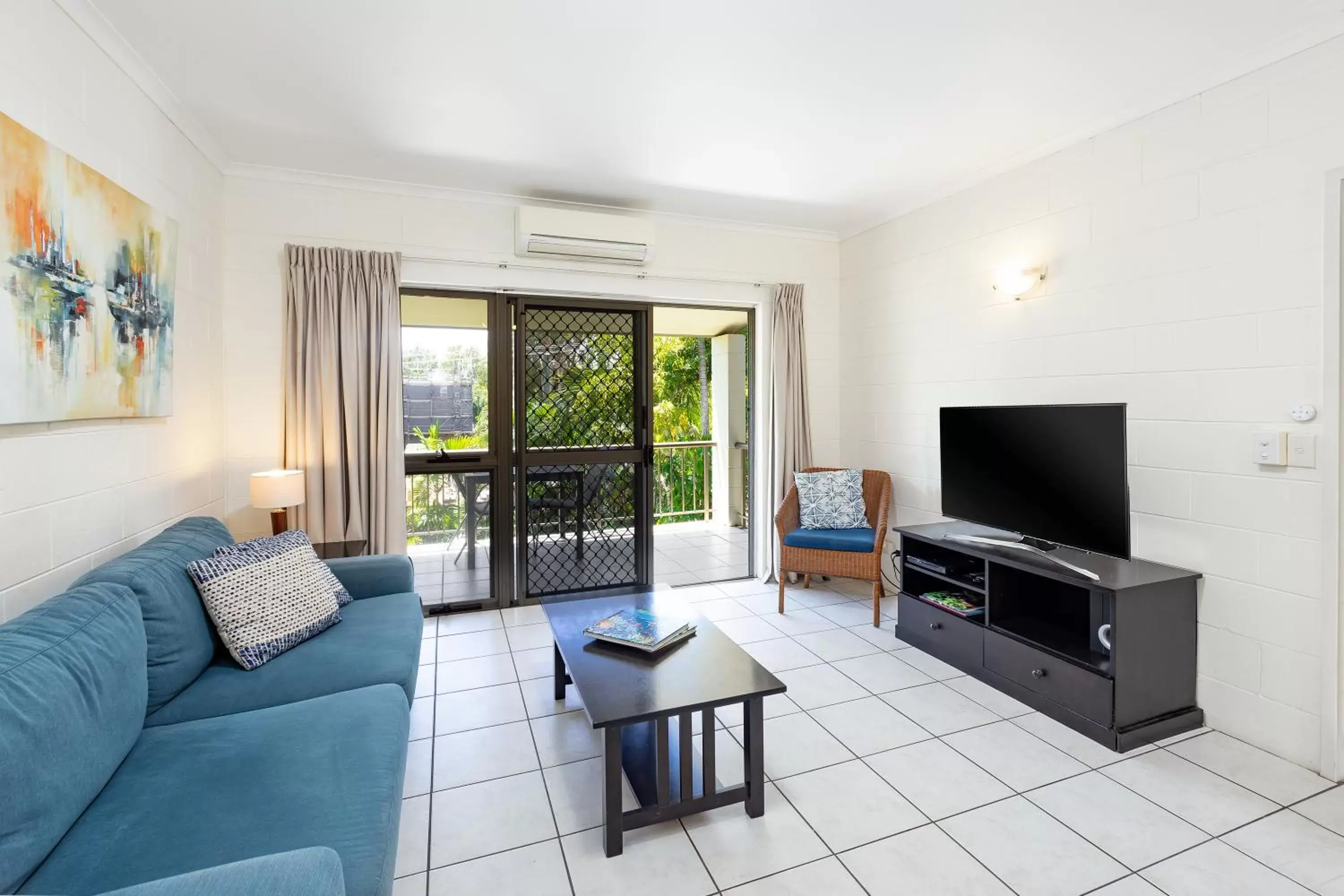 Living room, Seating Area in Clifton Sands Holiday Units