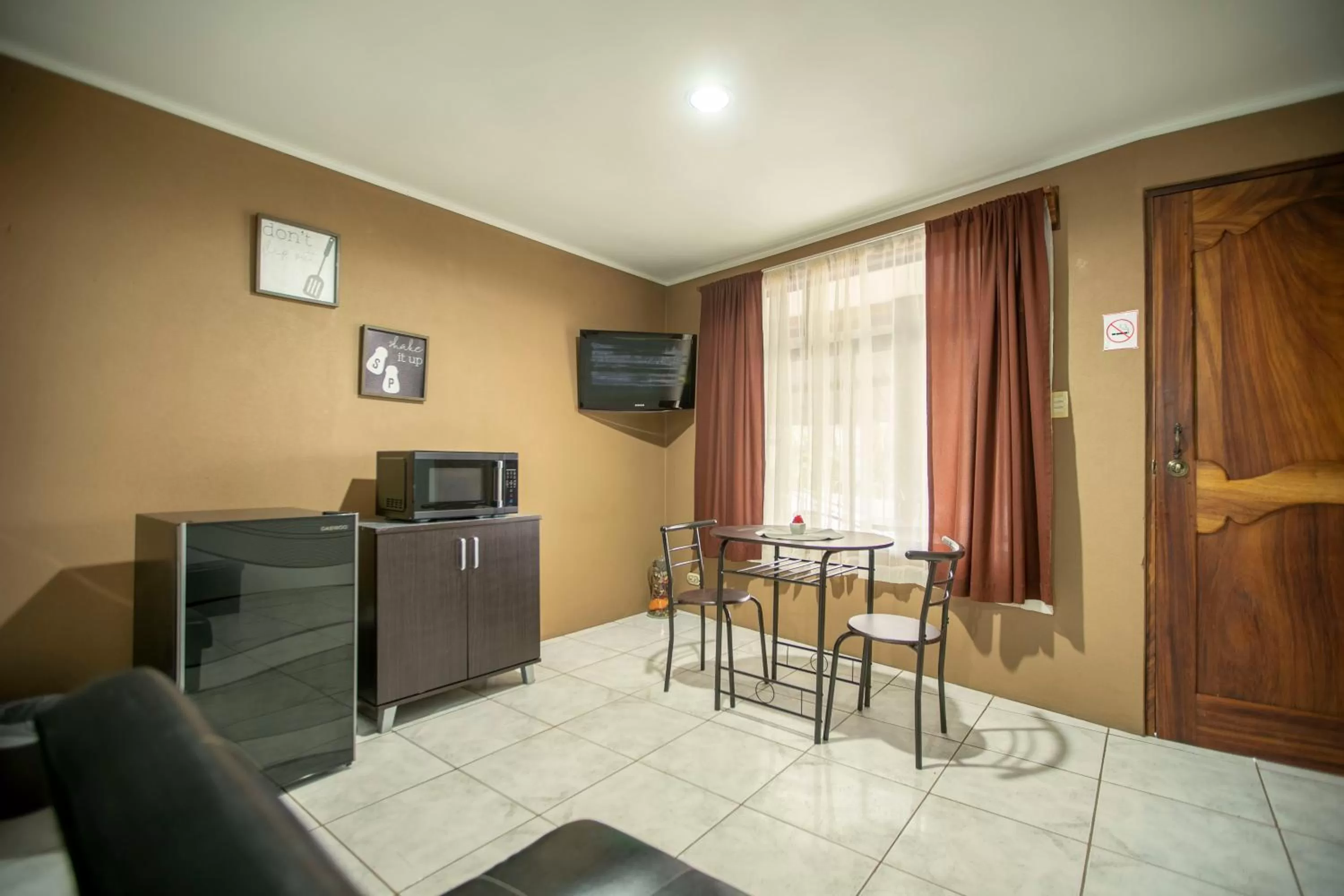 TV and multimedia in Coati Arenal Lodge