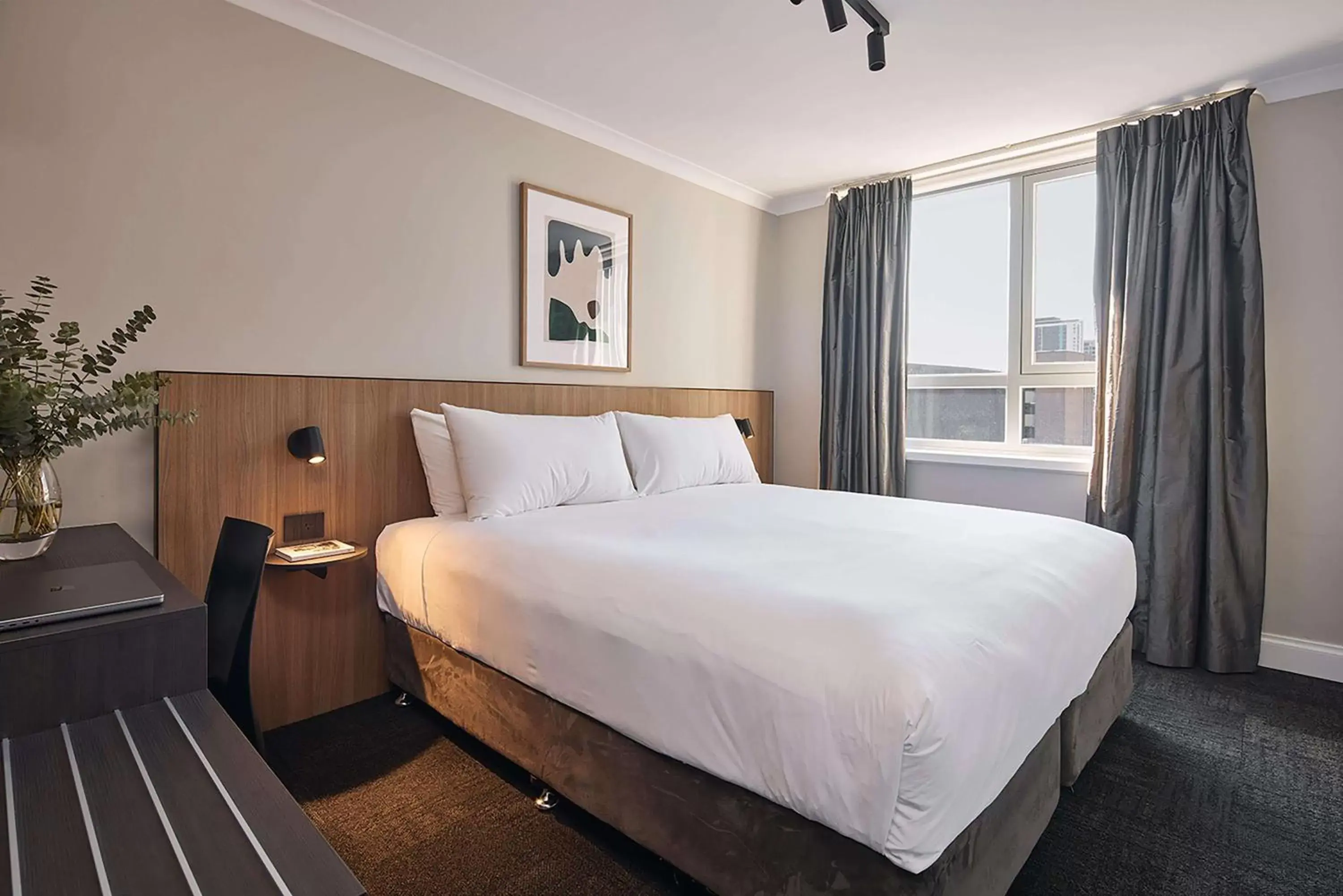 Bedroom, Bed in Pensione Hotel Perth