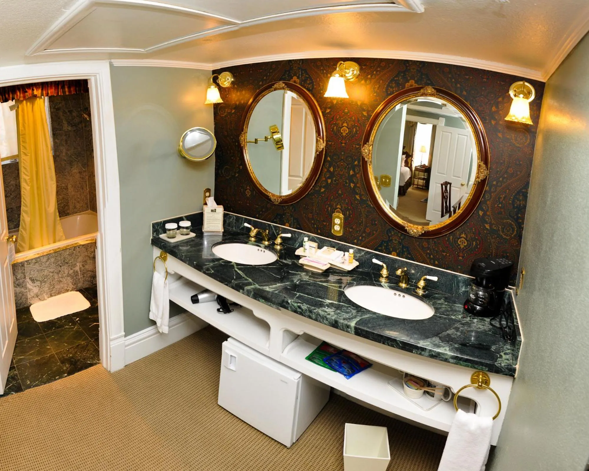 Bathroom in Cliff House at Pikes Peak