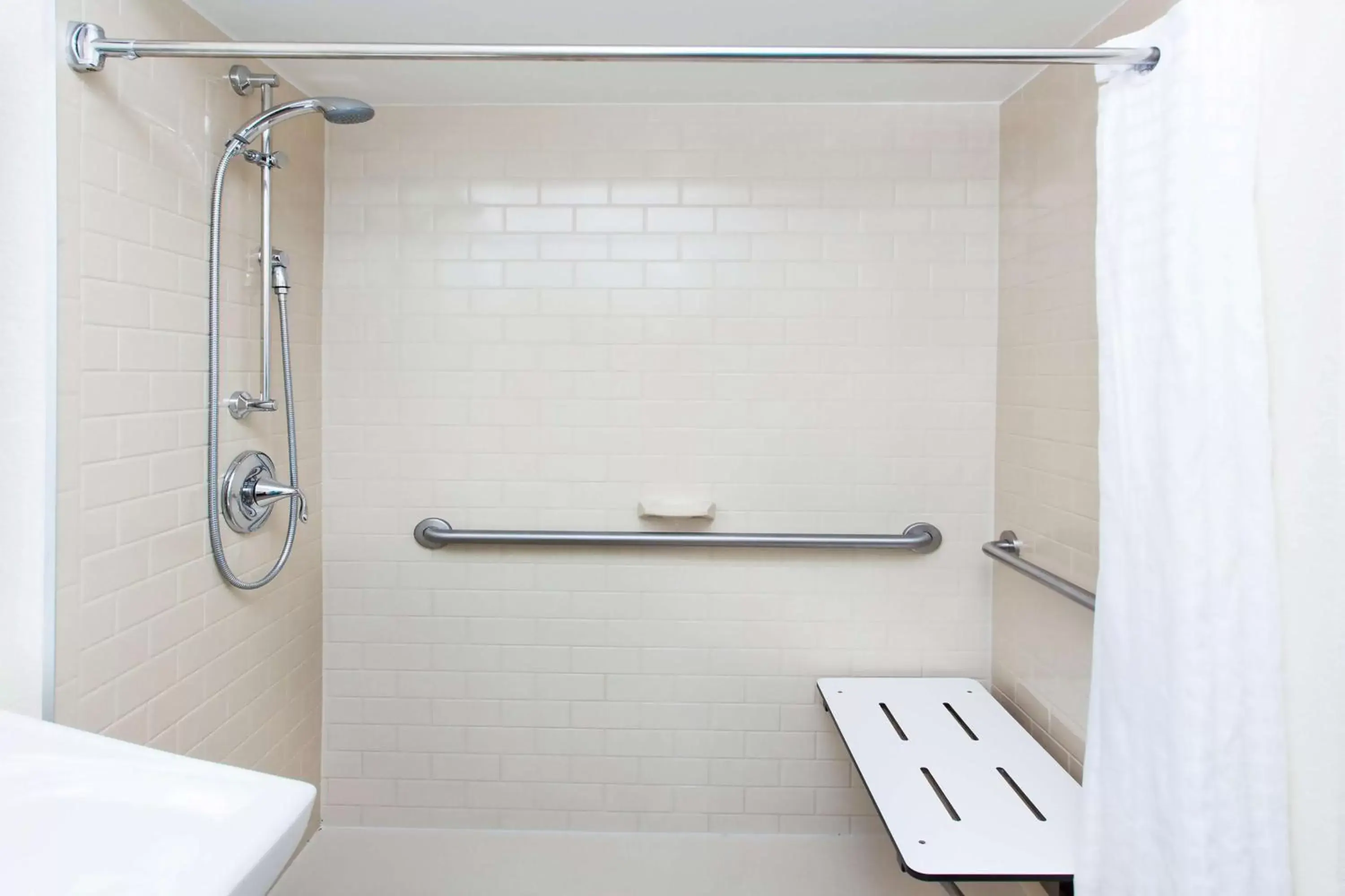 Shower, Bathroom in Sonesta Simply Suites Houston W Beltway
