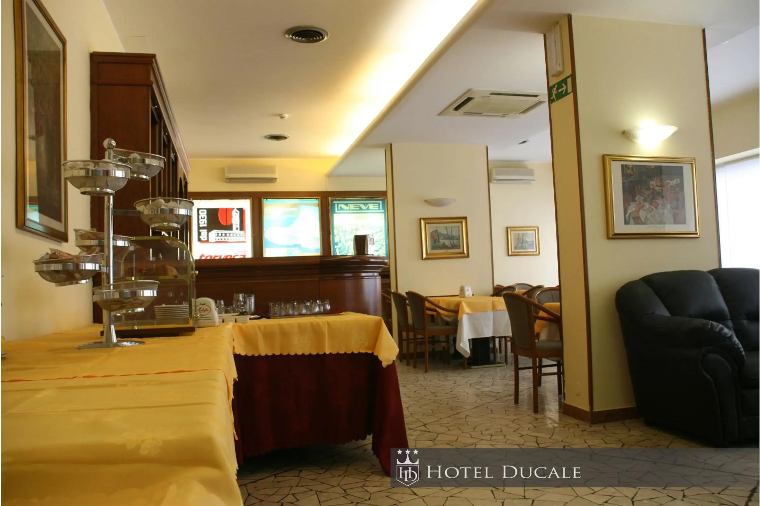 Restaurant/places to eat in Hotel Ducale