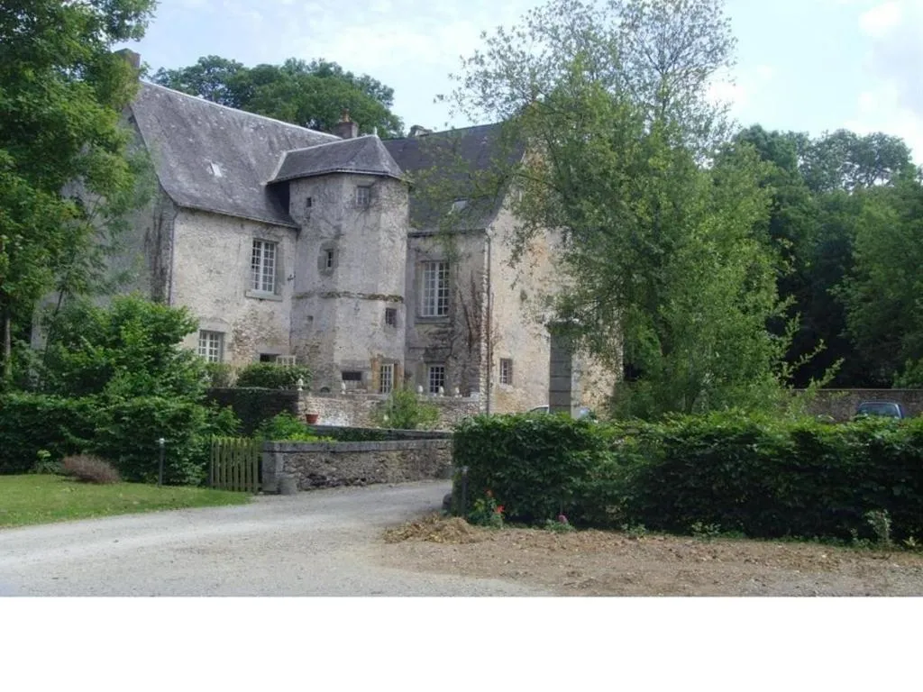 Property building in Manoir de Rouessé