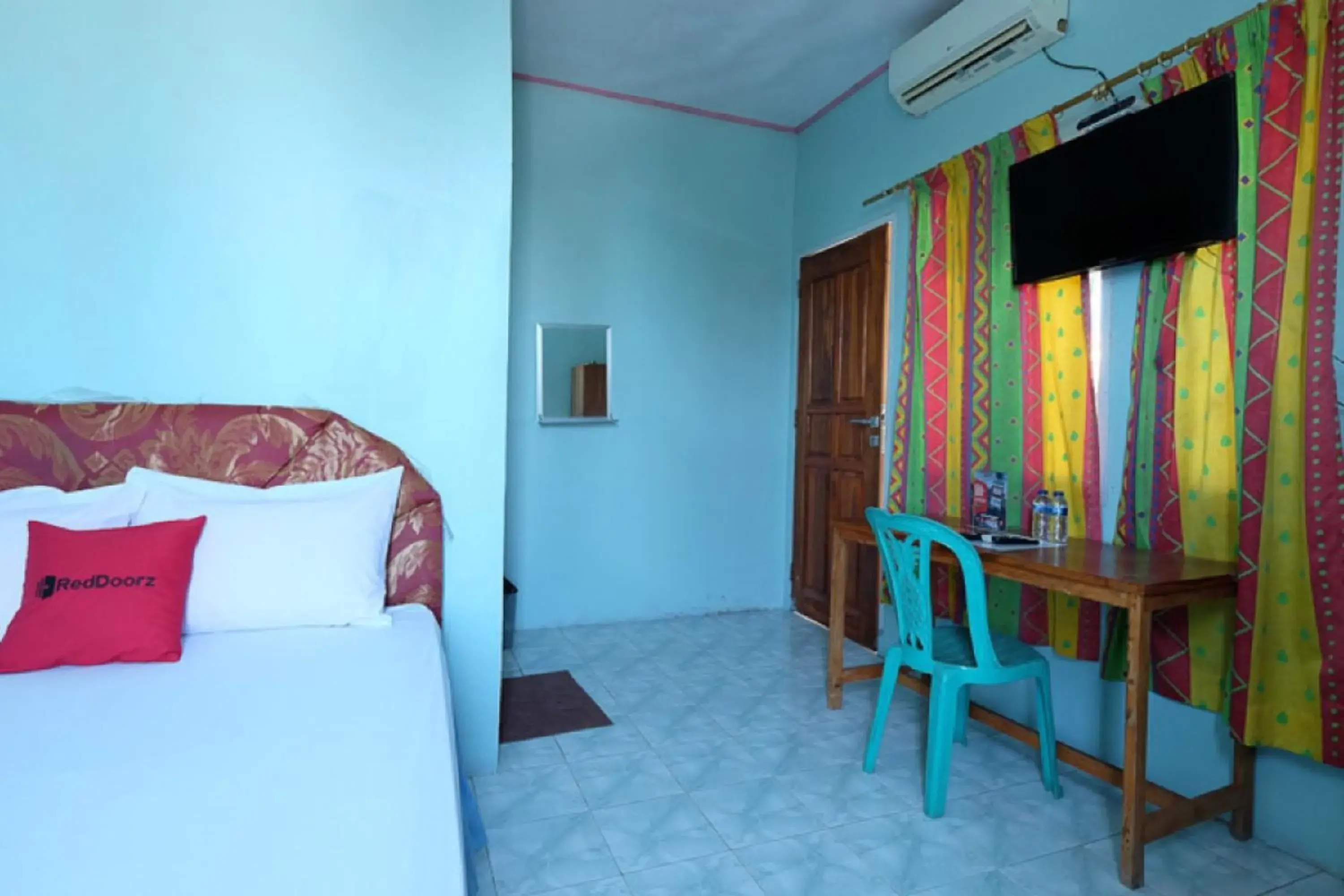 Bedroom, TV/Entertainment Center in RedDoorz near Mangrove Forest Kupang