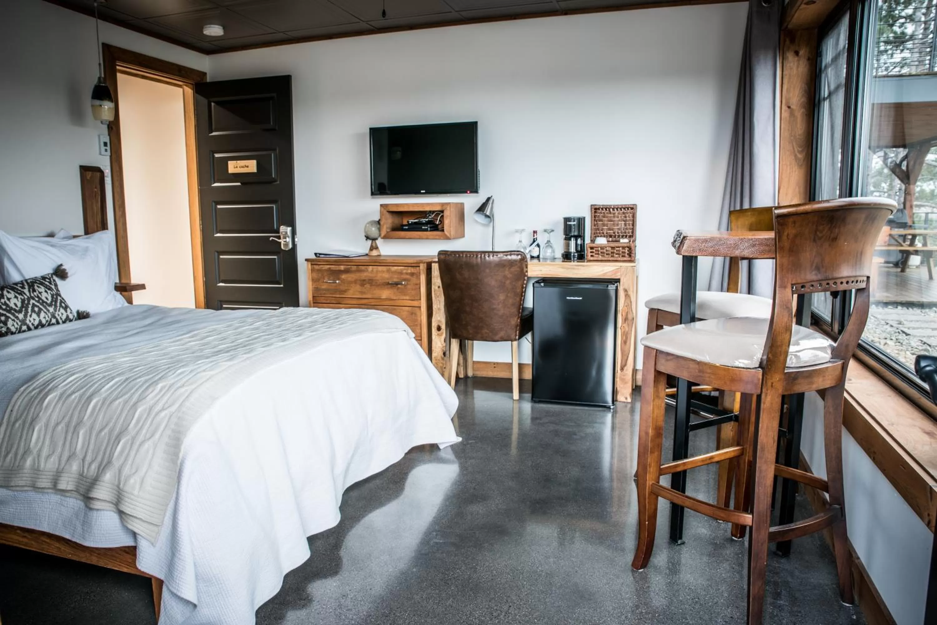 Photo of the whole room in Gîte du Haut des Arbres