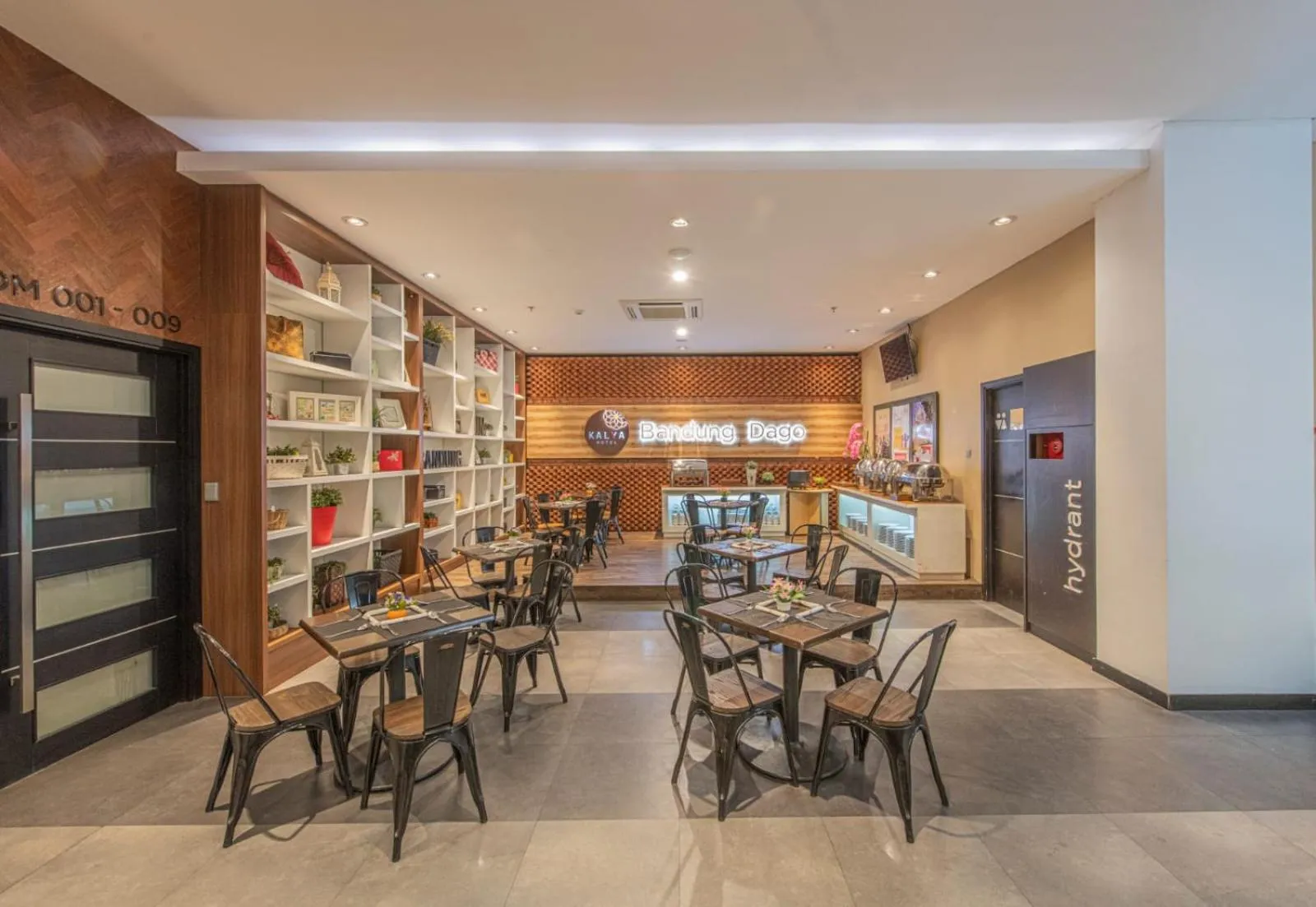 Restaurant/places to eat in Kalya Hotel Bandung Dago