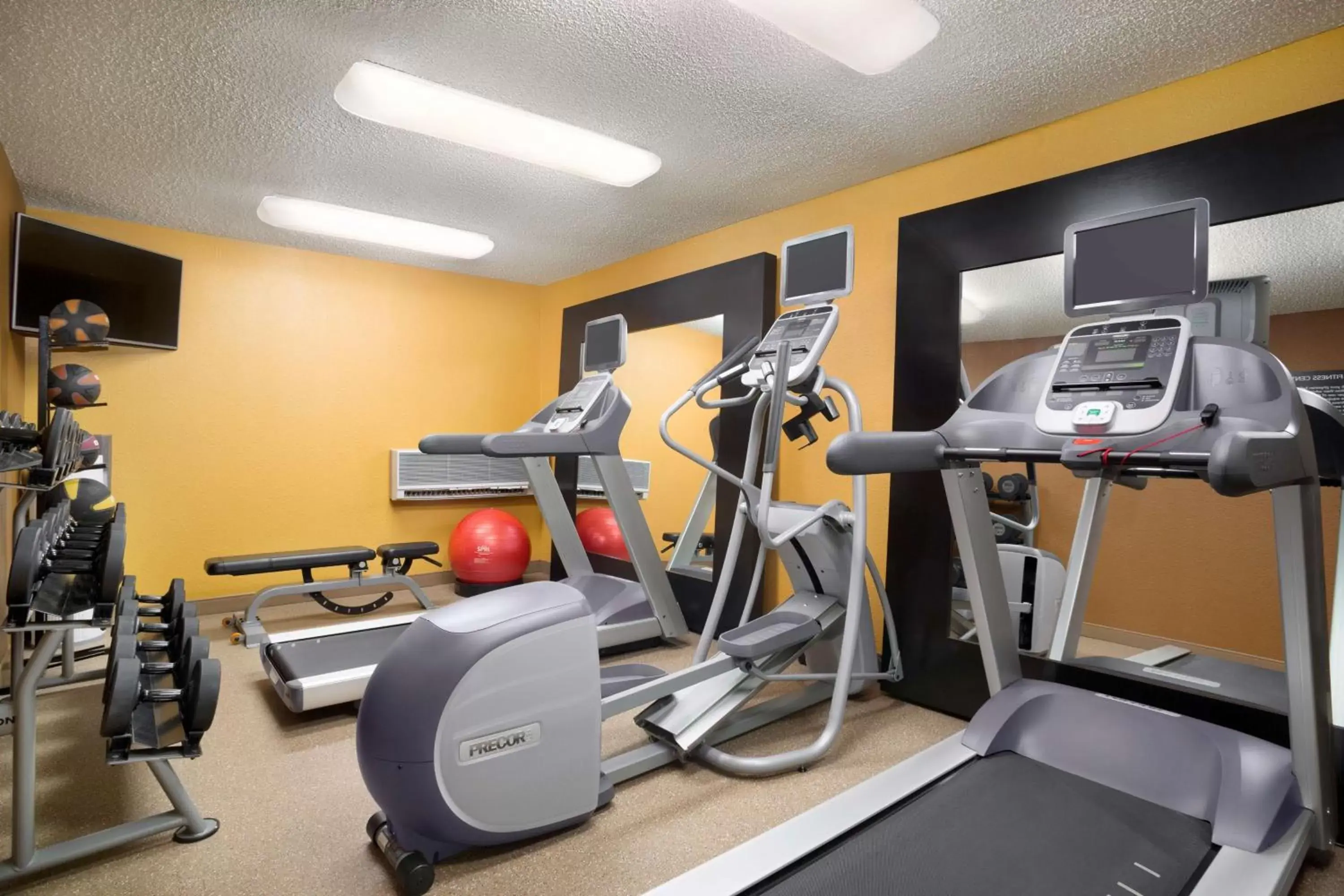 Fitness centre/facilities, Fitness Center/Facilities in Homewood Suites by Hilton Dallas-Park Central Area