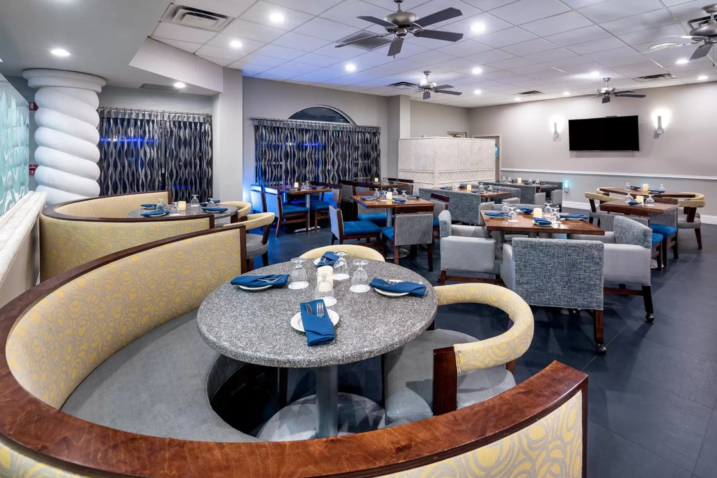 Restaurant/Places to Eat in Holiday Inn Fort Lauderdale Airport, an IHG Hotel