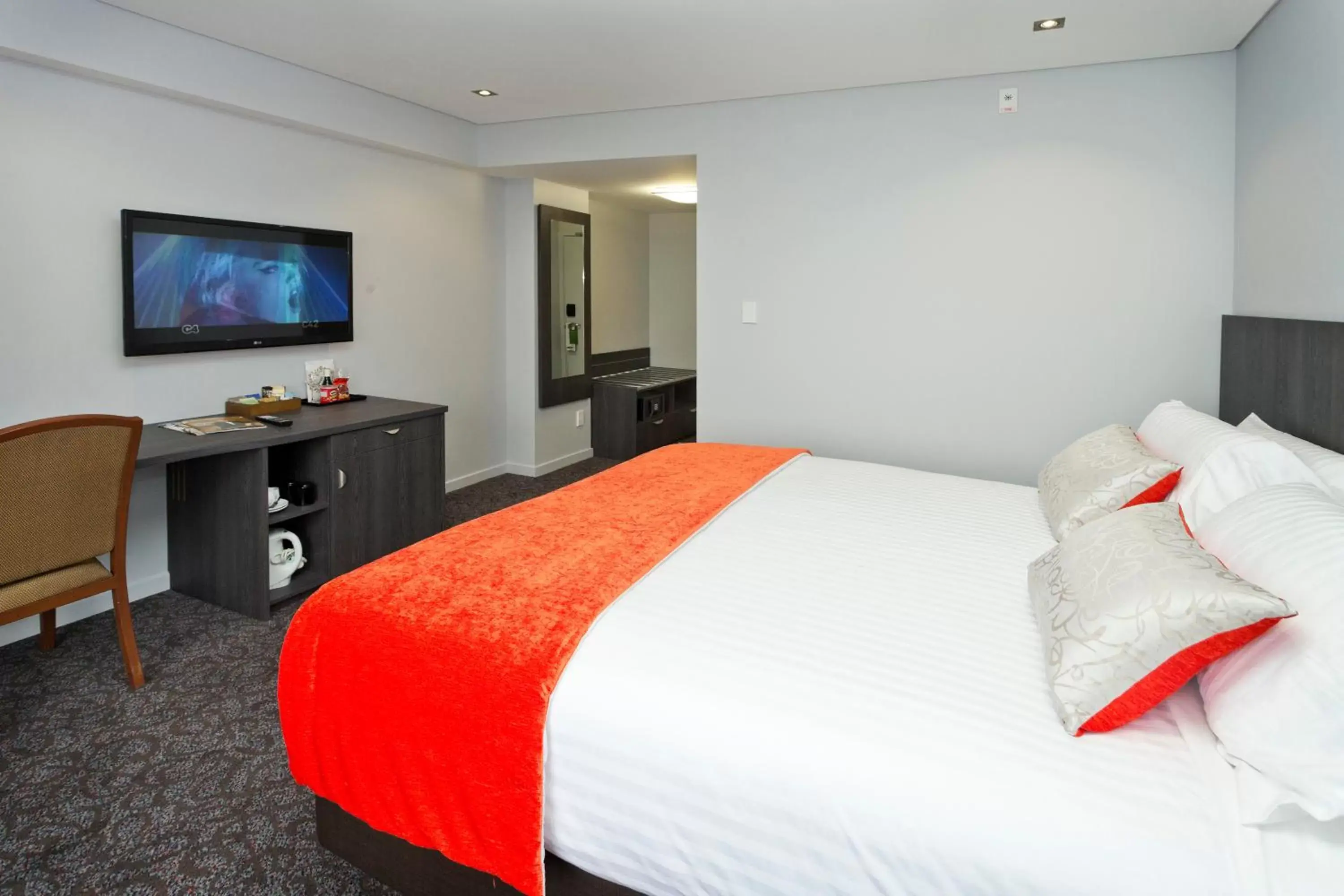 TV and multimedia, Bed in Copthorne Hotel Palmerston North