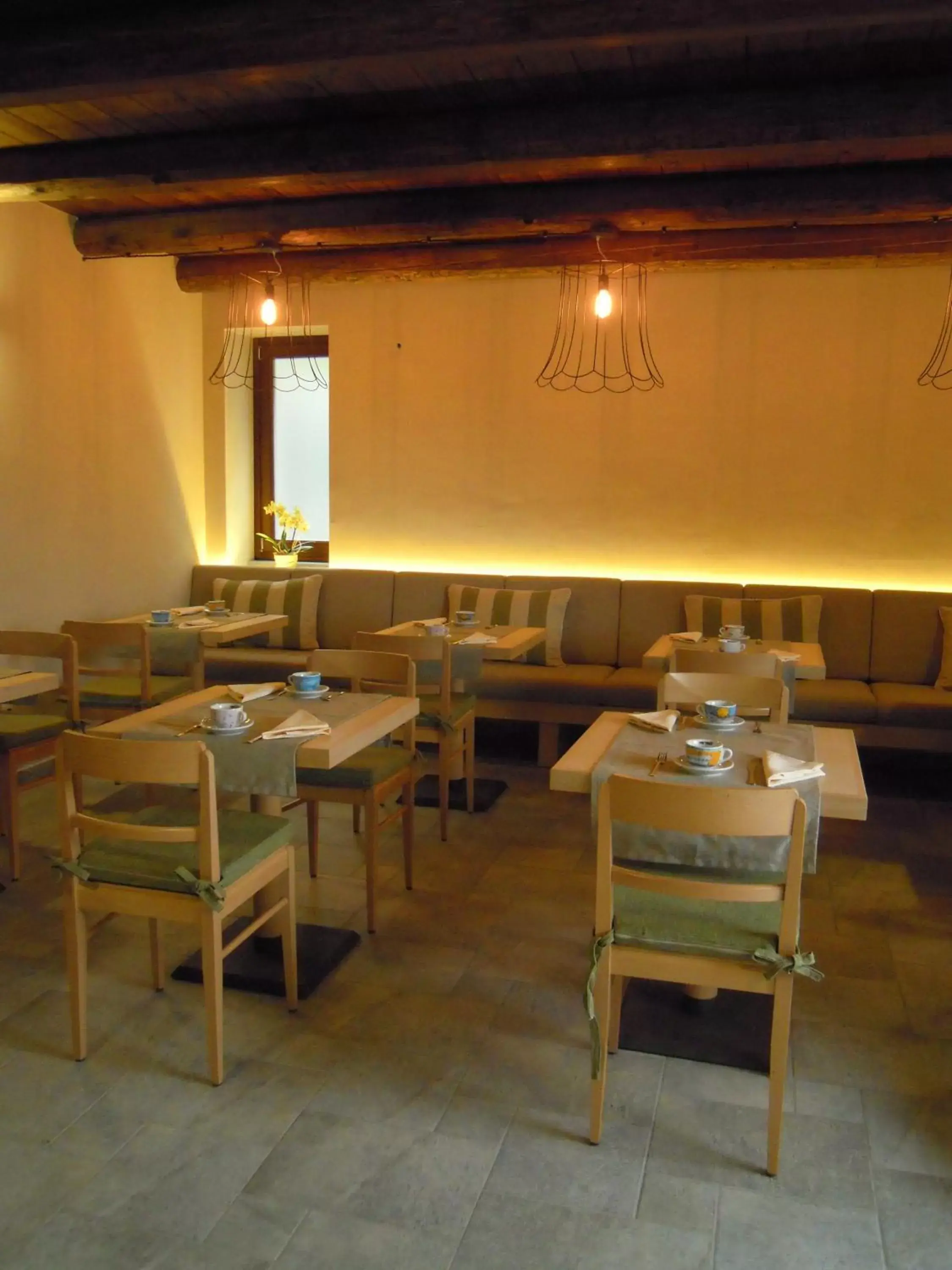 Restaurant/Places to Eat in Il Falco E La Volpe