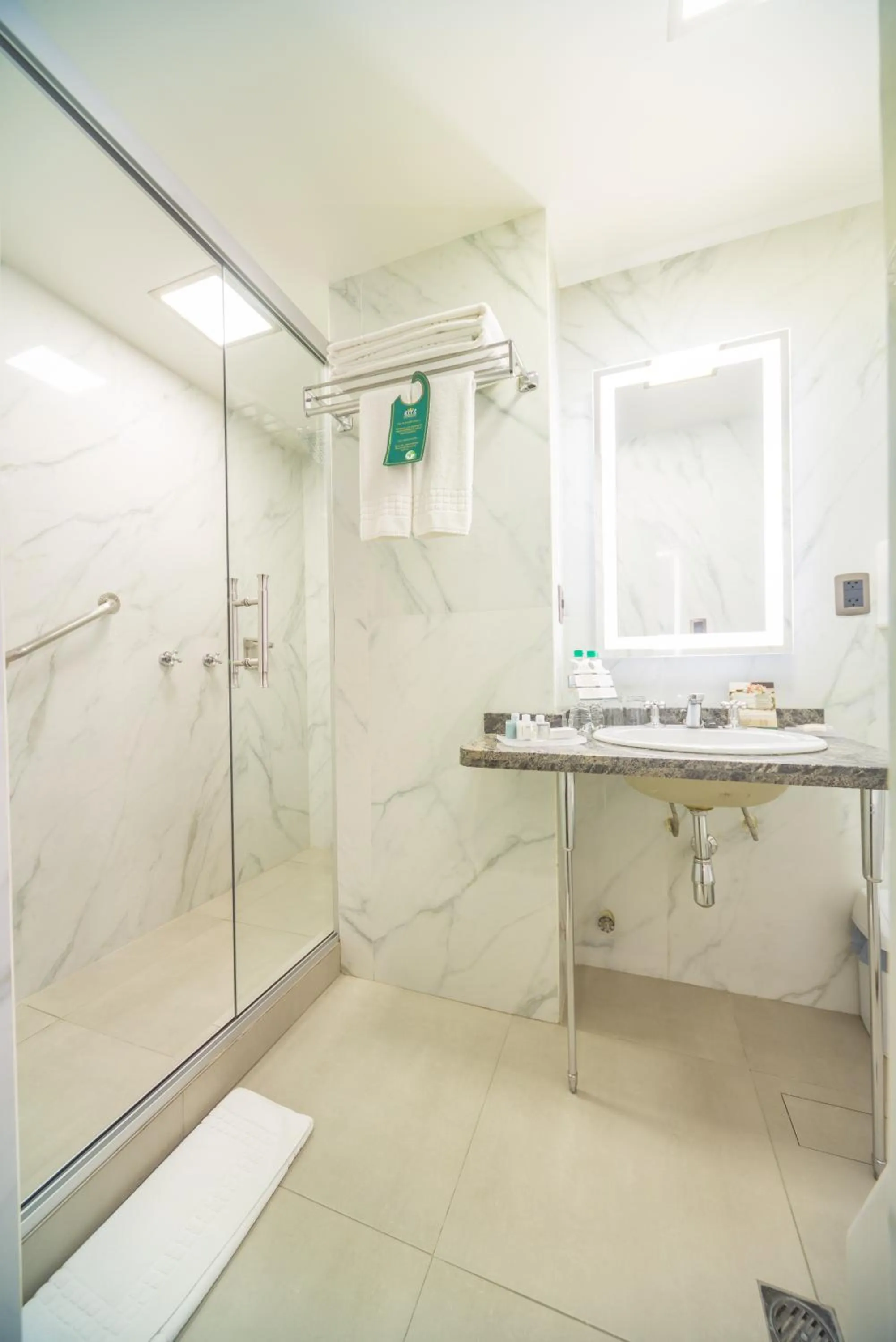 Bathroom in Ritz Apart Hotel