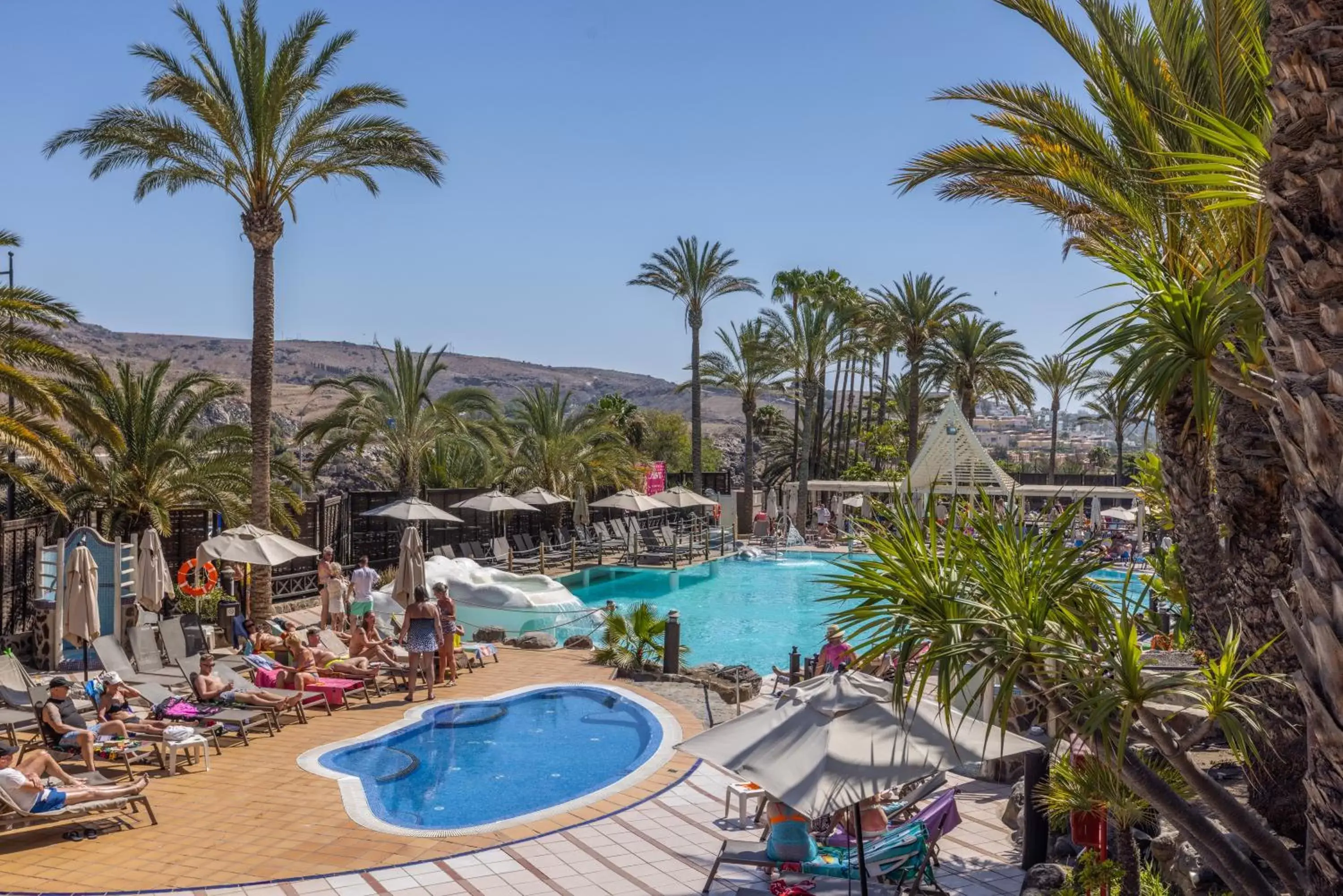 Swimming pool, Pool View in Abora Continental by Lopesan Hotels