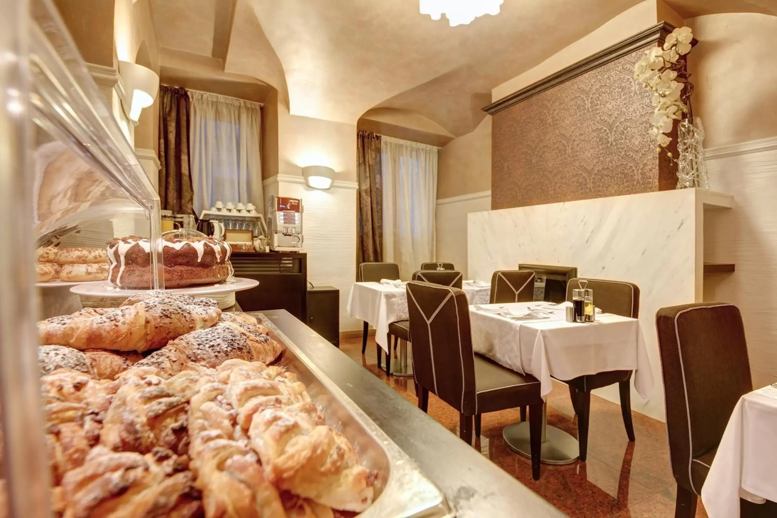 Restaurant/places to eat in Hotel Vardar Restaurant/places to eat in Hotel Vardar