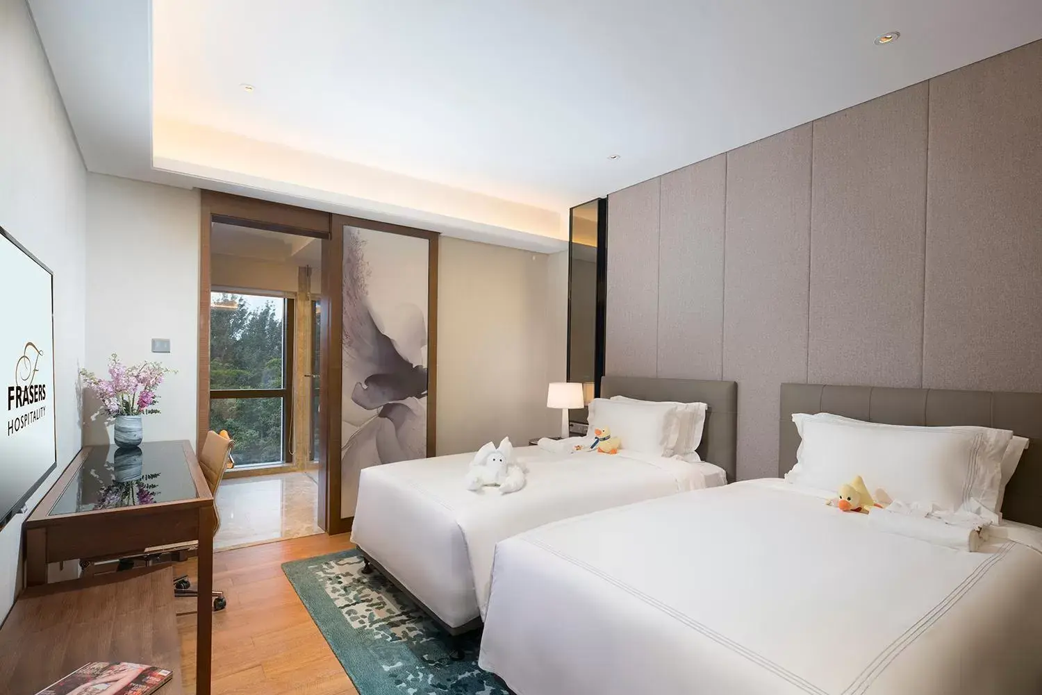 Bedroom, Bed in Fraser Suites Shenzhen