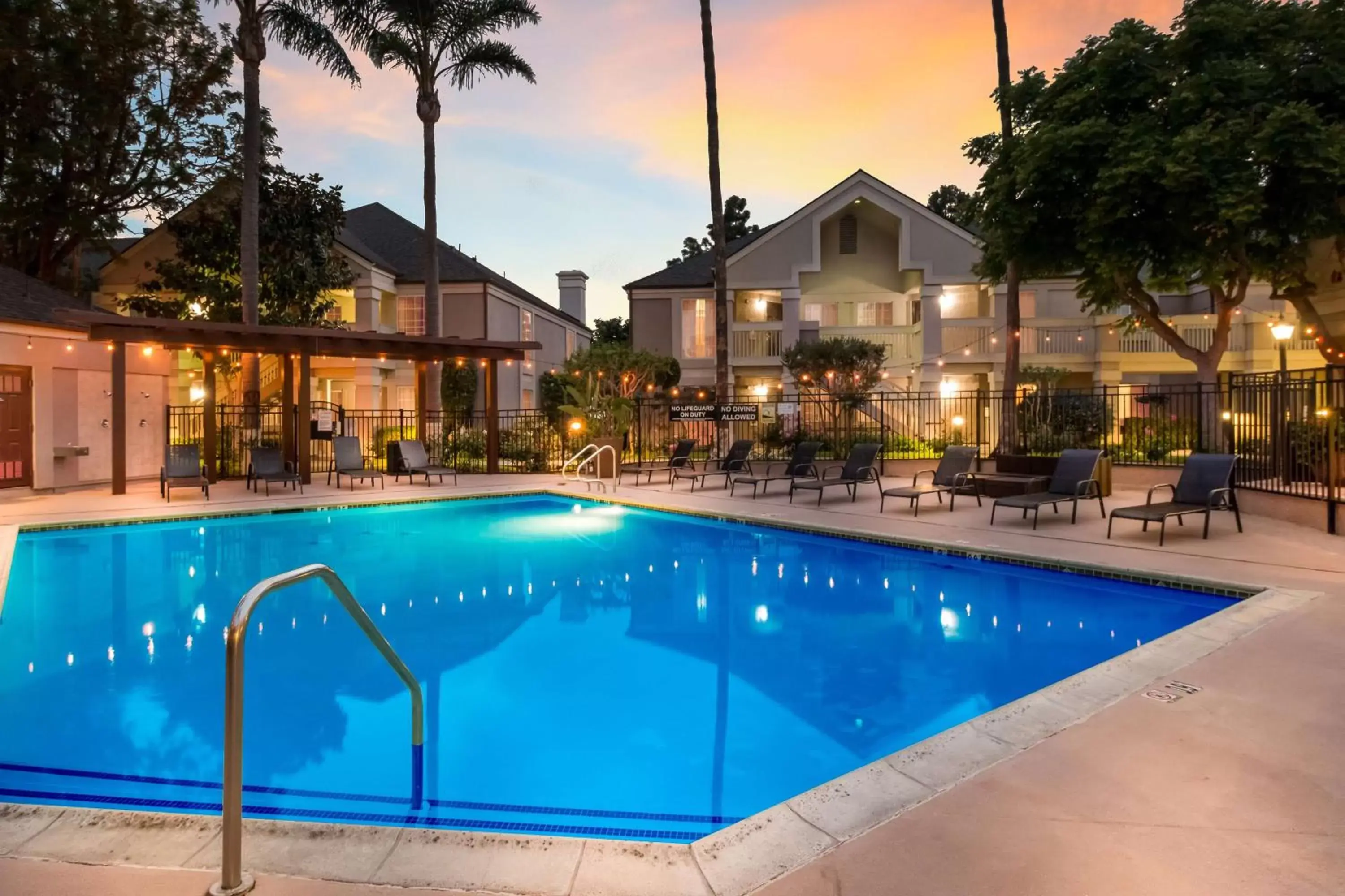 Pool view, Swimming Pool in Sonesta ES Suites Torrance Redondo Beach