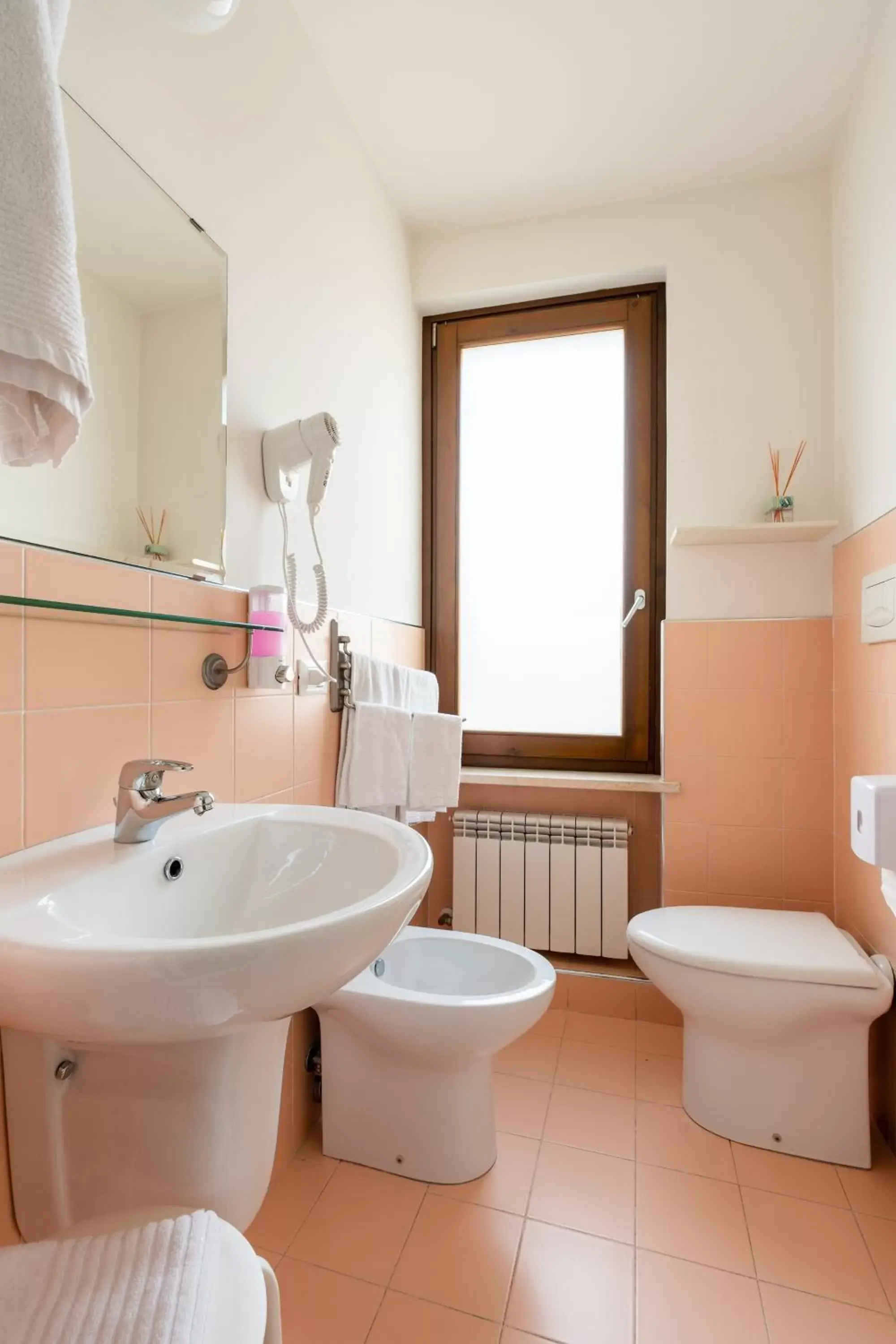 Bathroom in GG8 Hotel & Suite SPA