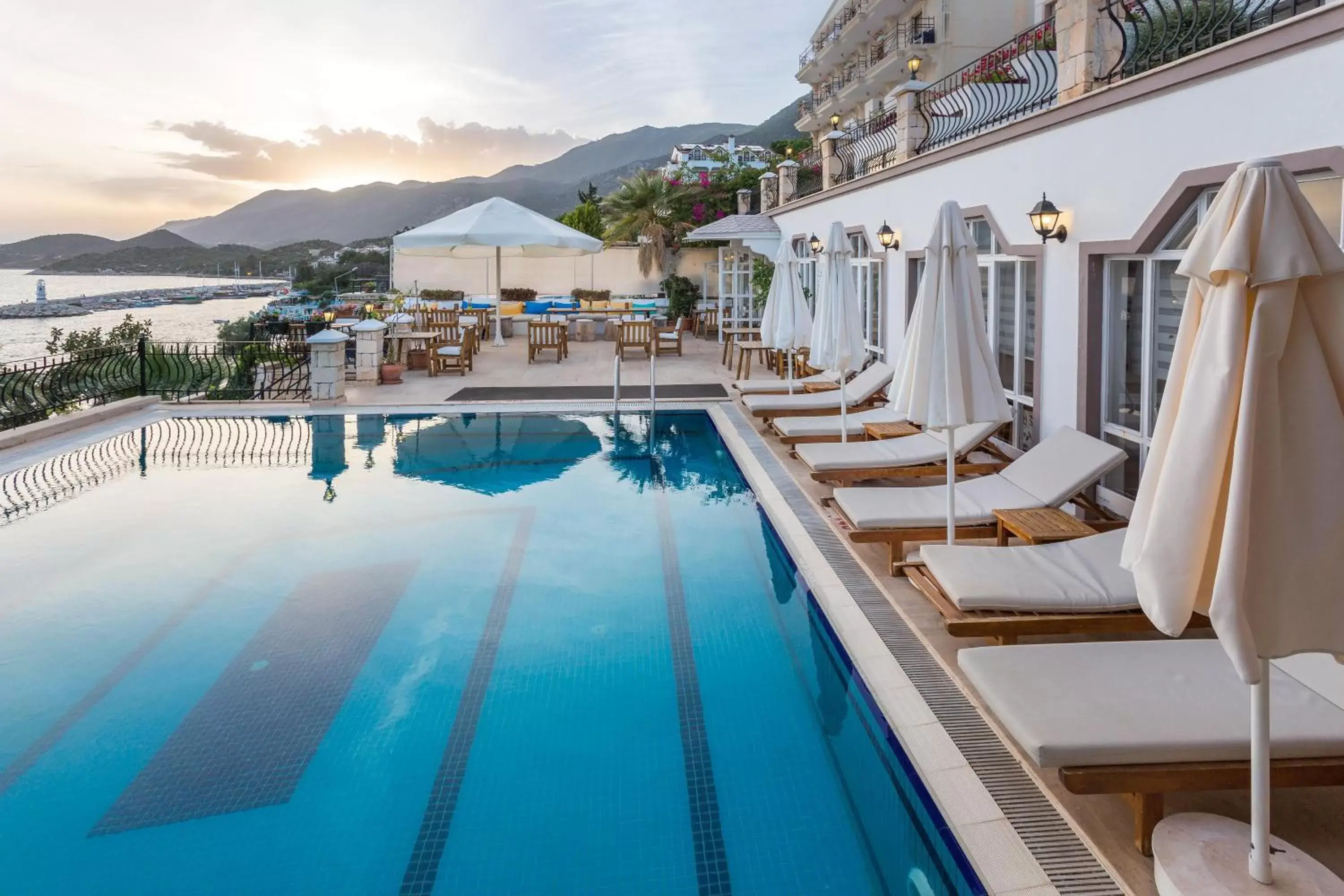 Swimming pool in Aqua Princess Hotel Swimming pool in Aqua Princess Hotel