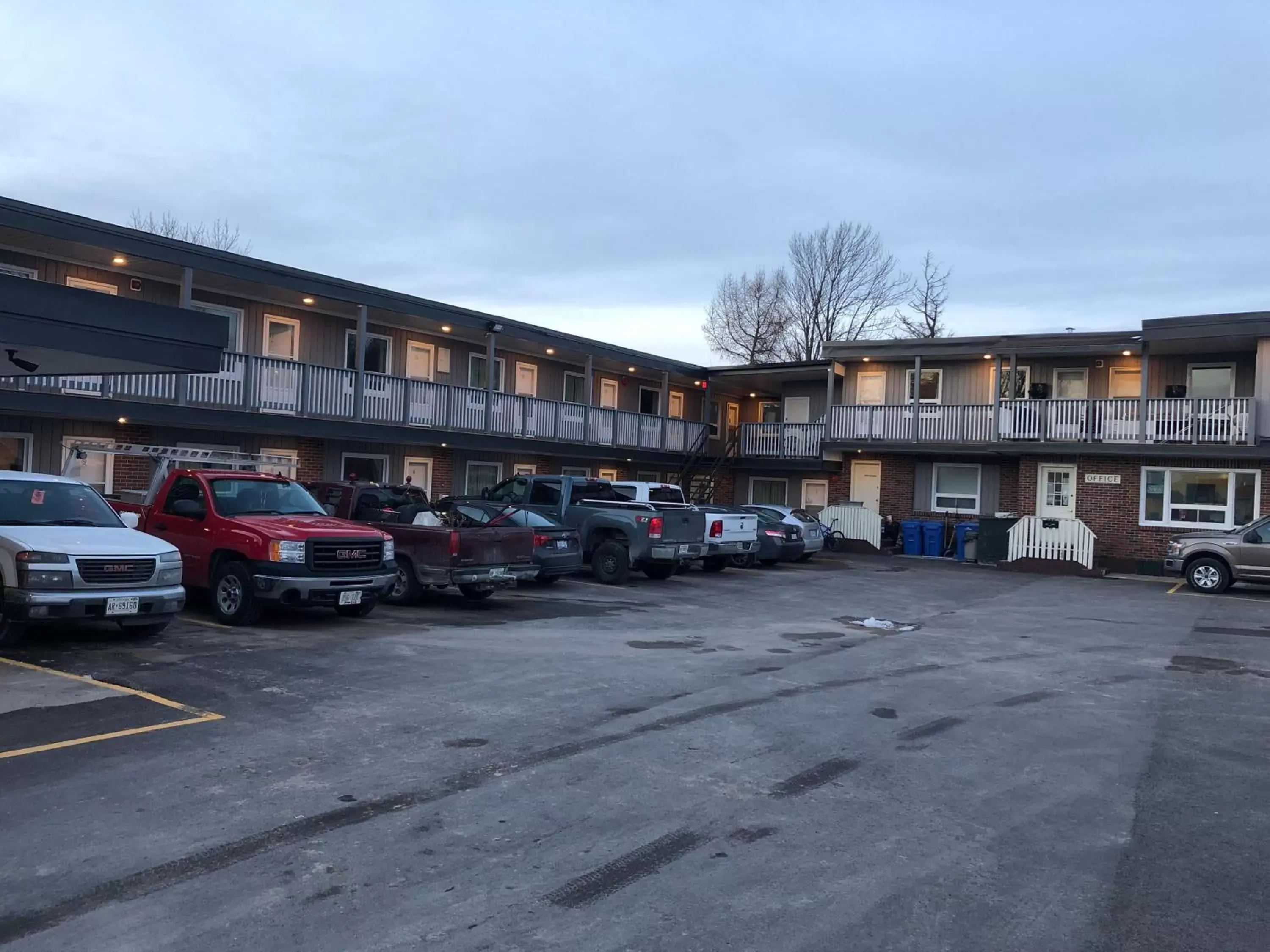 Property Building in All Seasons Motel