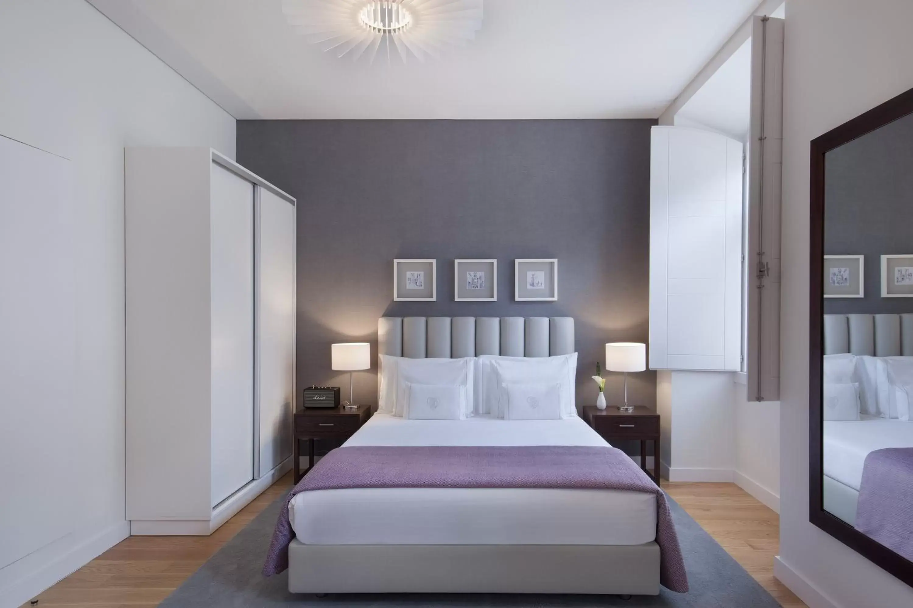 Bed in Grape Harbor Prata Apartments