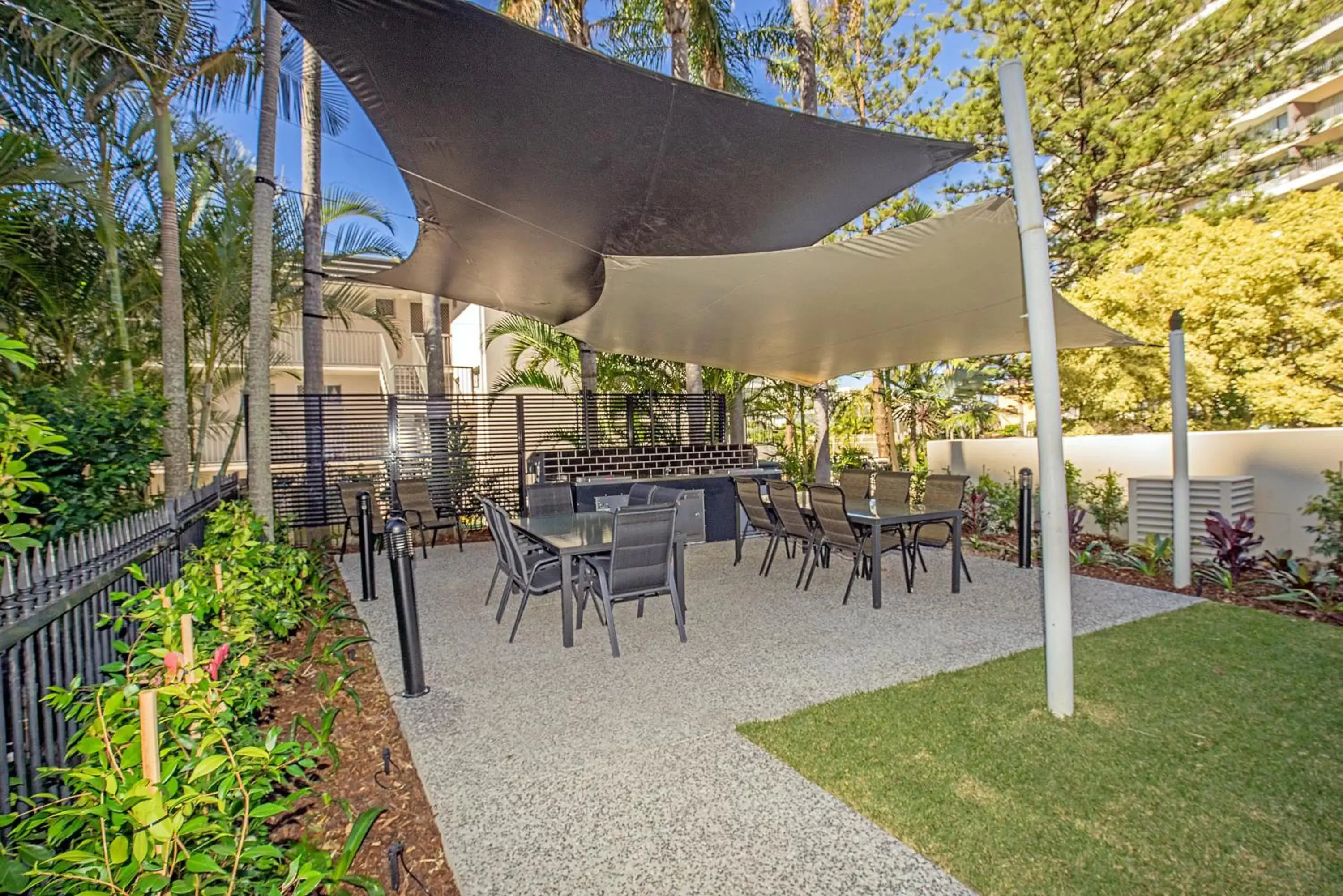 BBQ facilities, Restaurant/Places to Eat in Baronnet Apartments