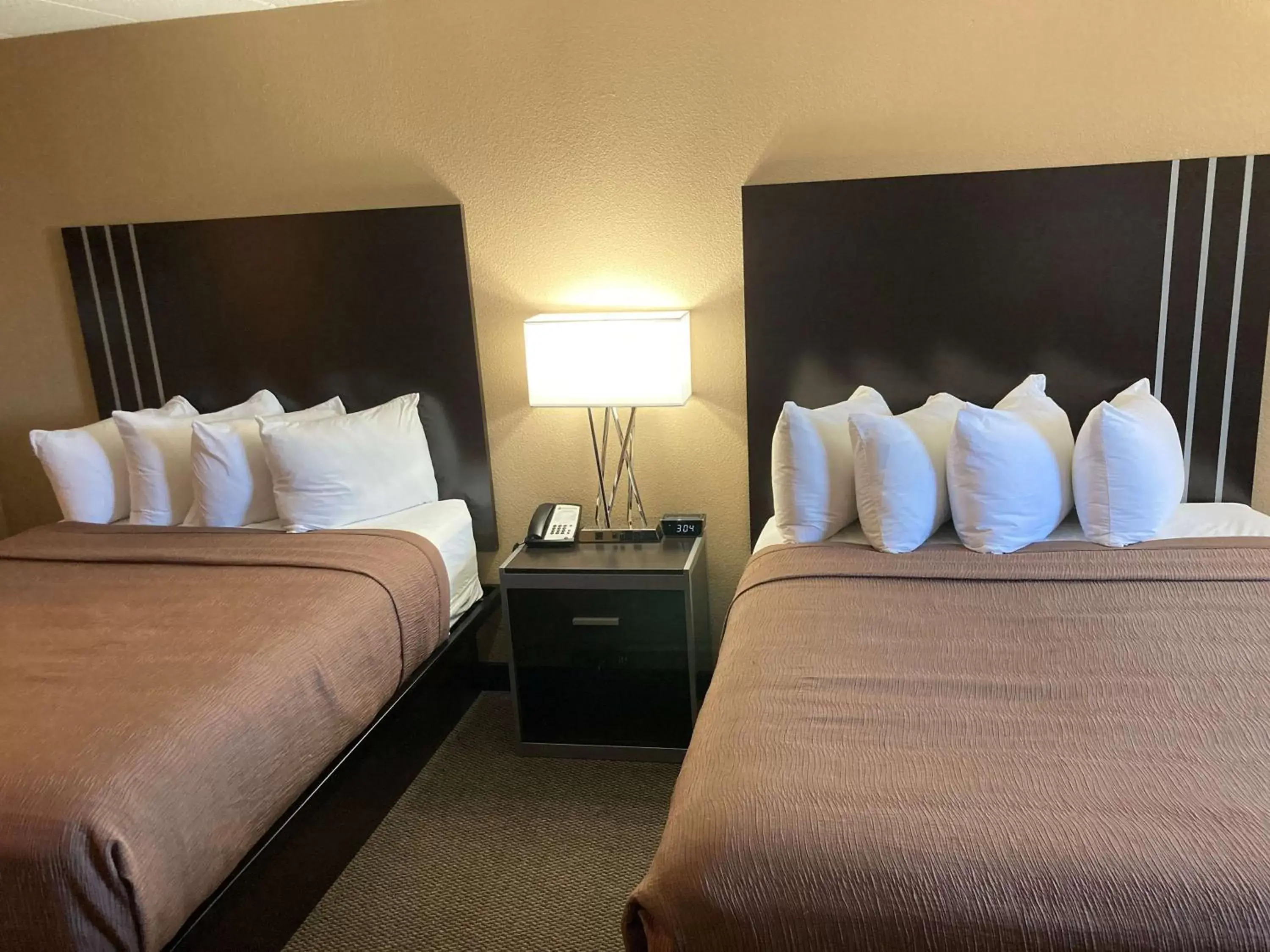 Bedroom, Bed in Best Western Plus Reading Inn & Suites