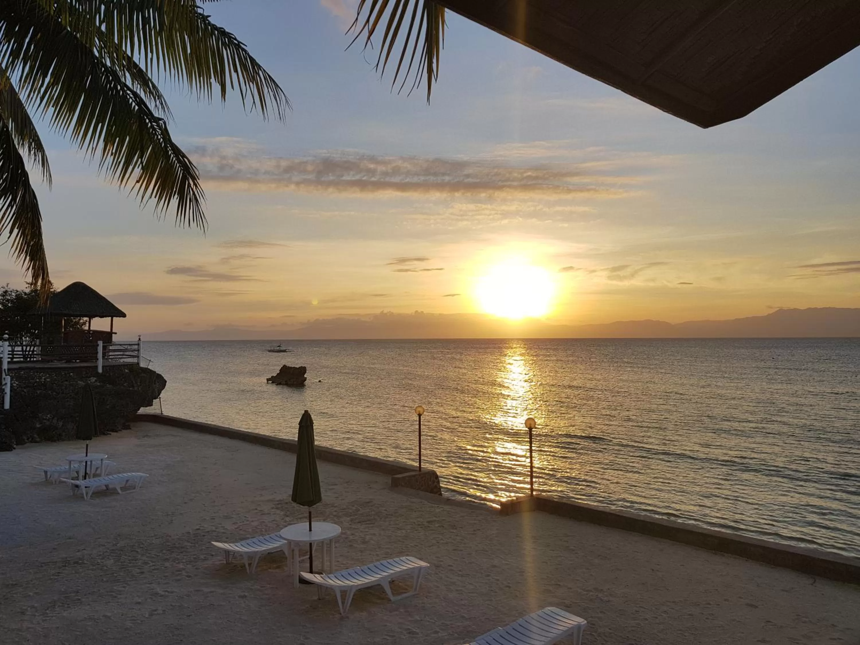 Beach in Tauig Beach Resort